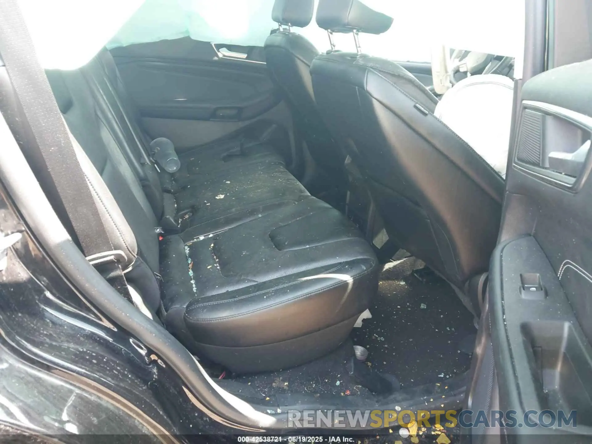 8 Photograph of a damaged car 2FMPK4K98NBA39528 FORD EDGE 2022
