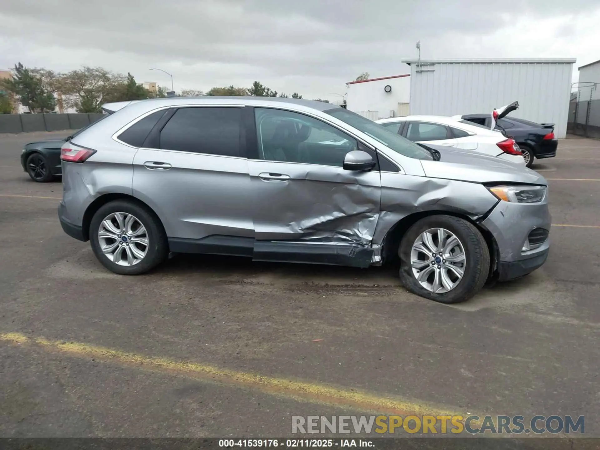 13 Photograph of a damaged car 2FMPK4K98NBA55700 FORD EDGE 2022