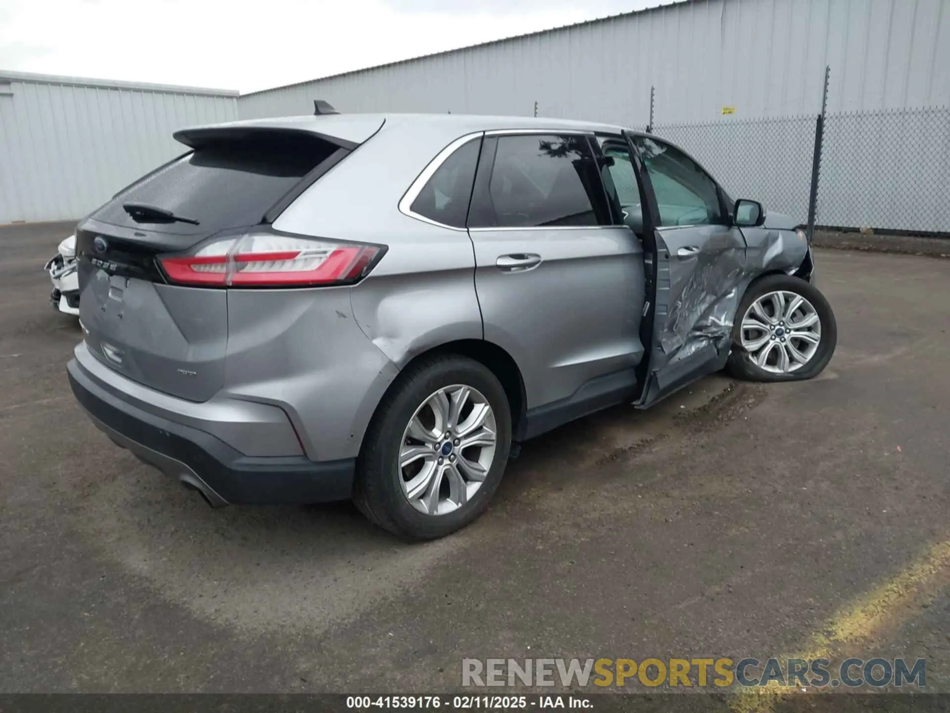 4 Photograph of a damaged car 2FMPK4K98NBA55700 FORD EDGE 2022