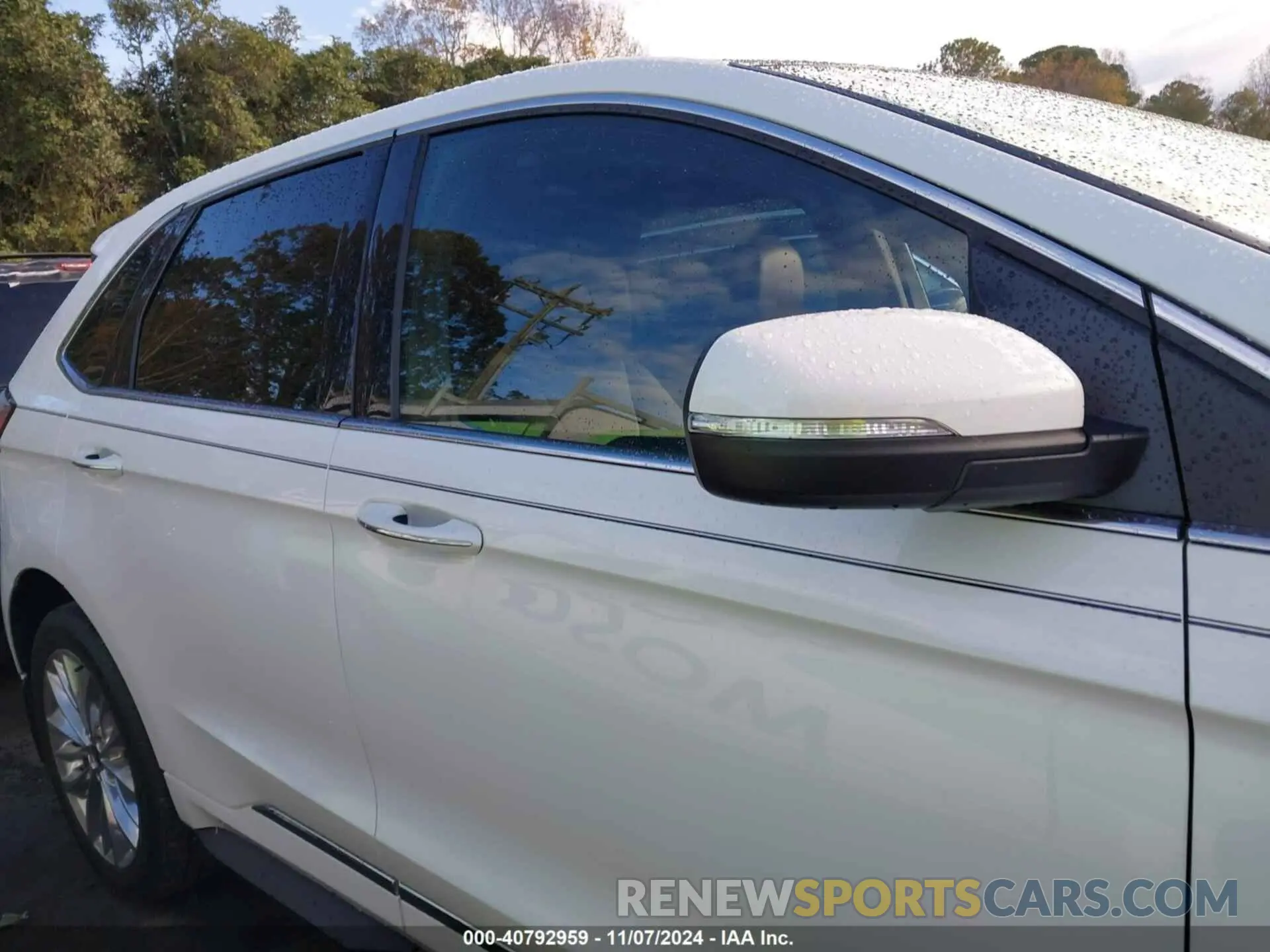 13 Photograph of a damaged car 2FMPK4K98NBB09352 FORD EDGE 2022