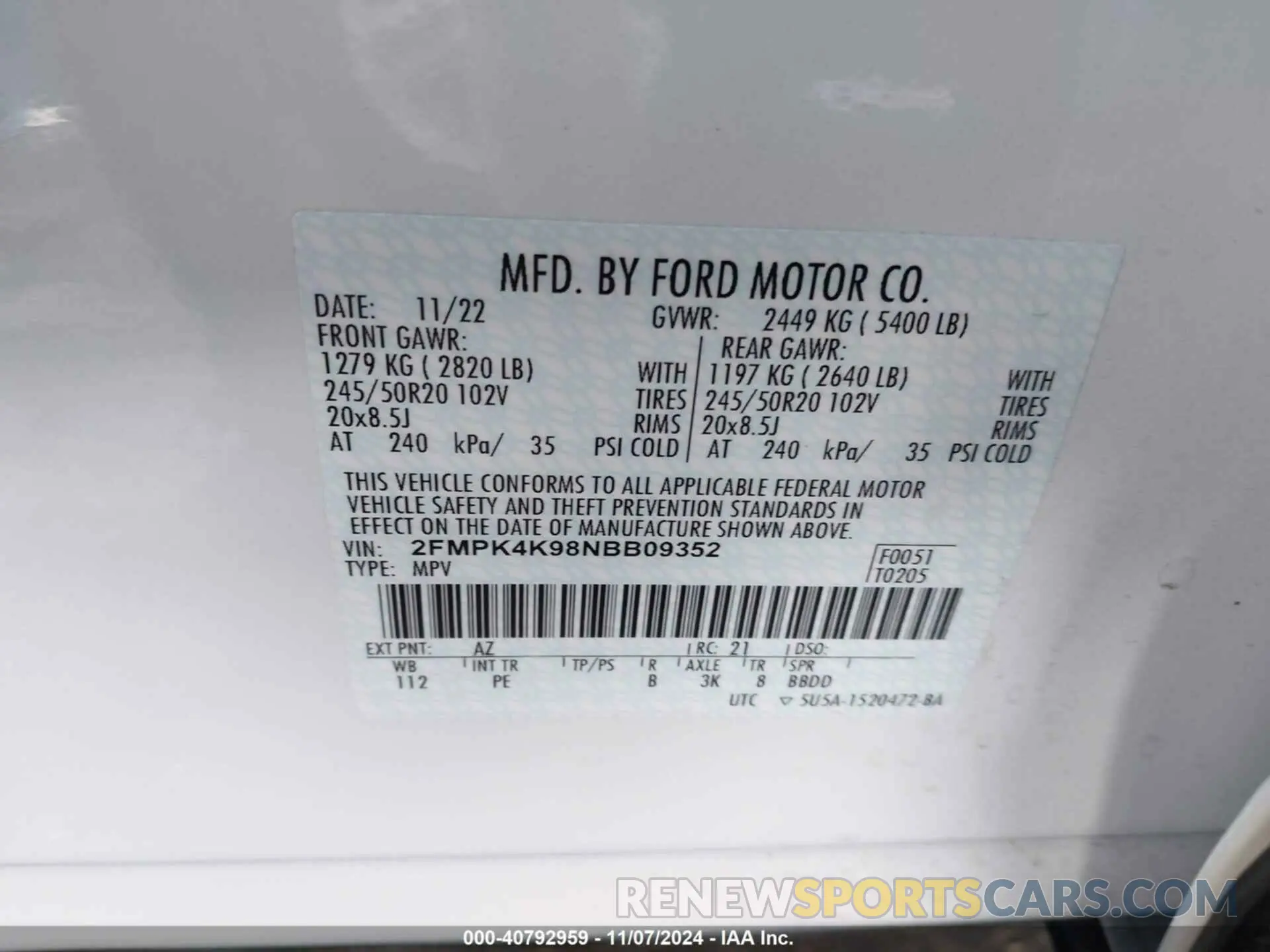 9 Photograph of a damaged car 2FMPK4K98NBB09352 FORD EDGE 2022