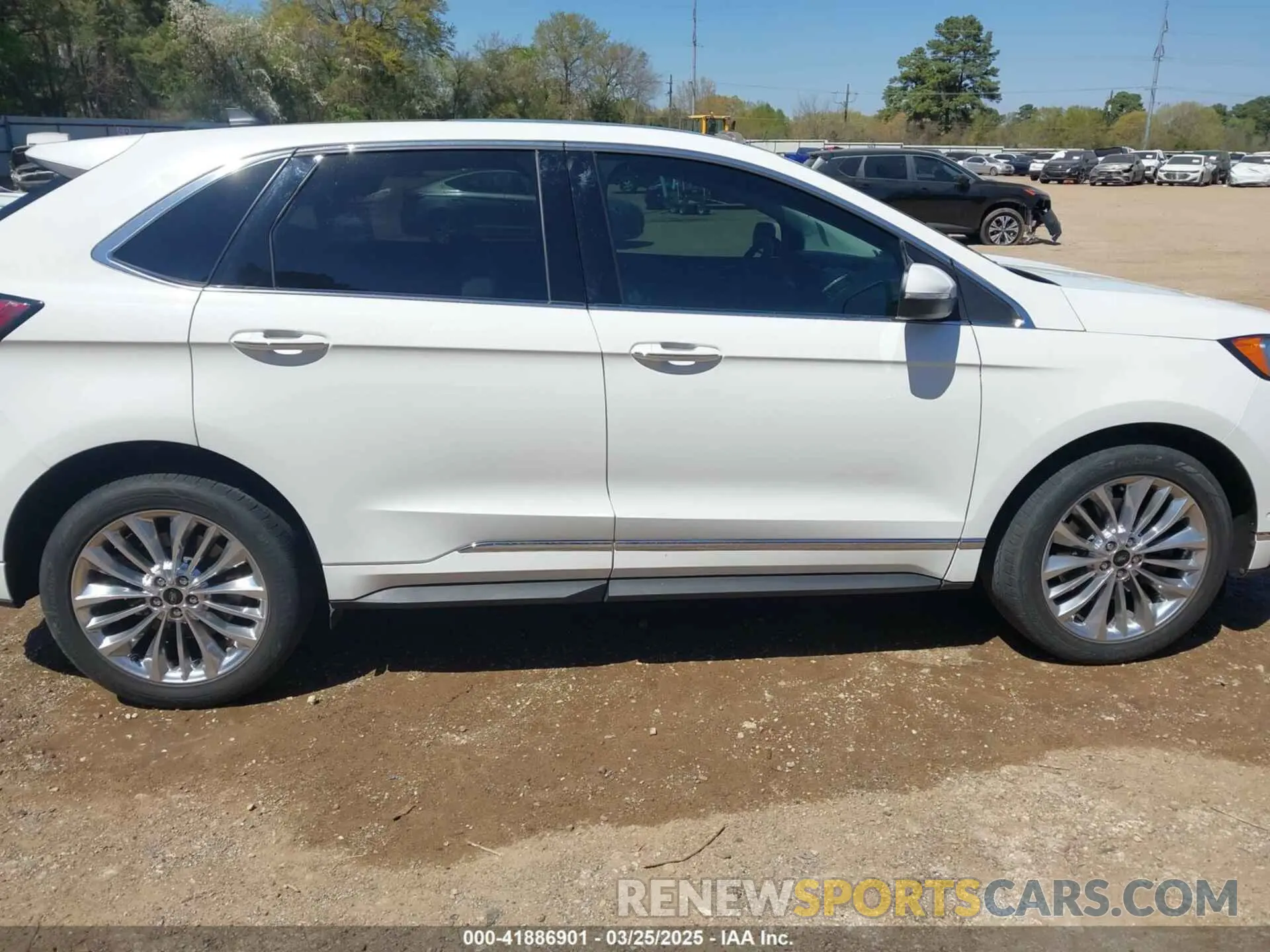 13 Photograph of a damaged car 2FMPK4K9XNBA22987 FORD EDGE 2022