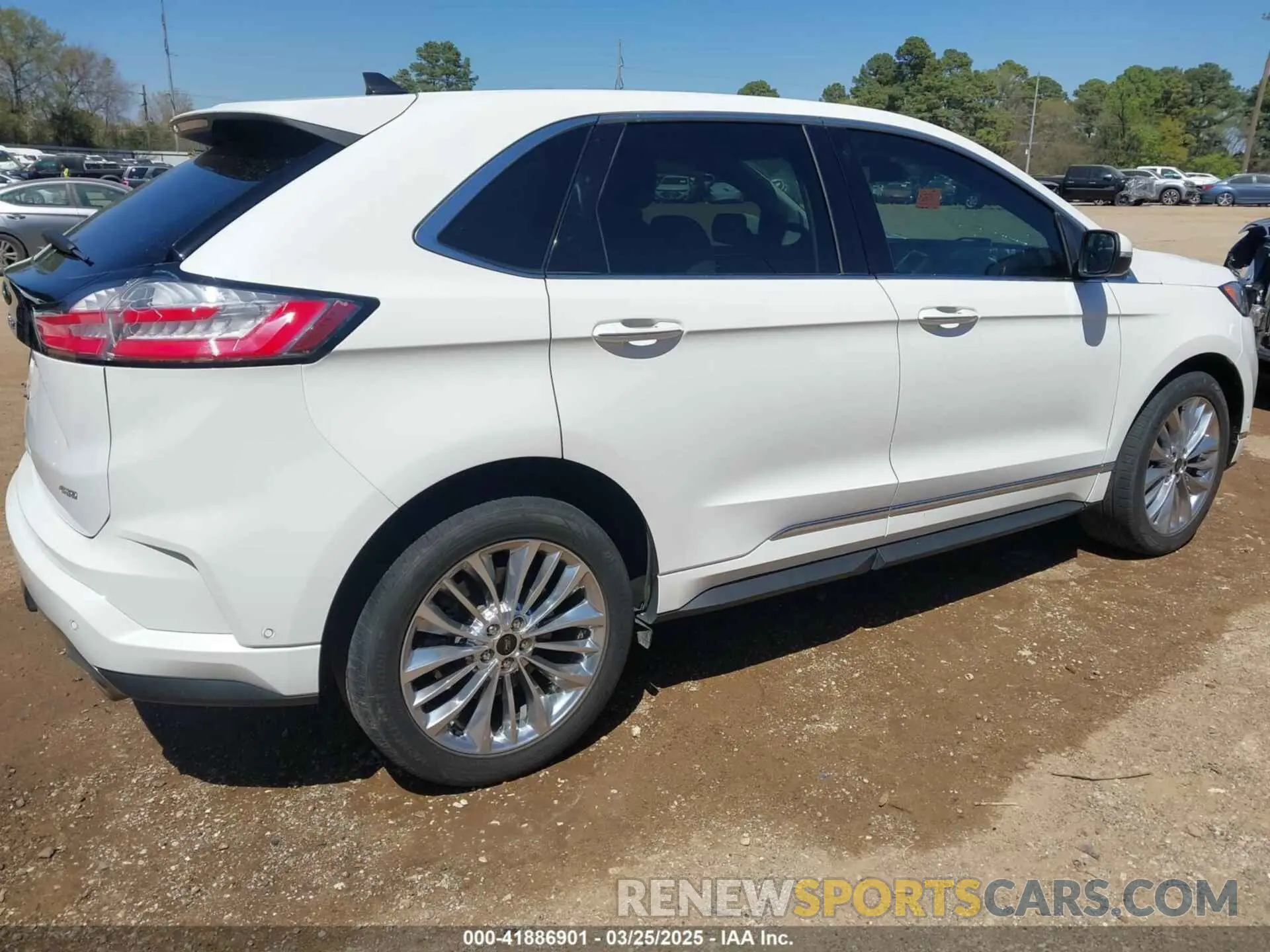 4 Photograph of a damaged car 2FMPK4K9XNBA22987 FORD EDGE 2022