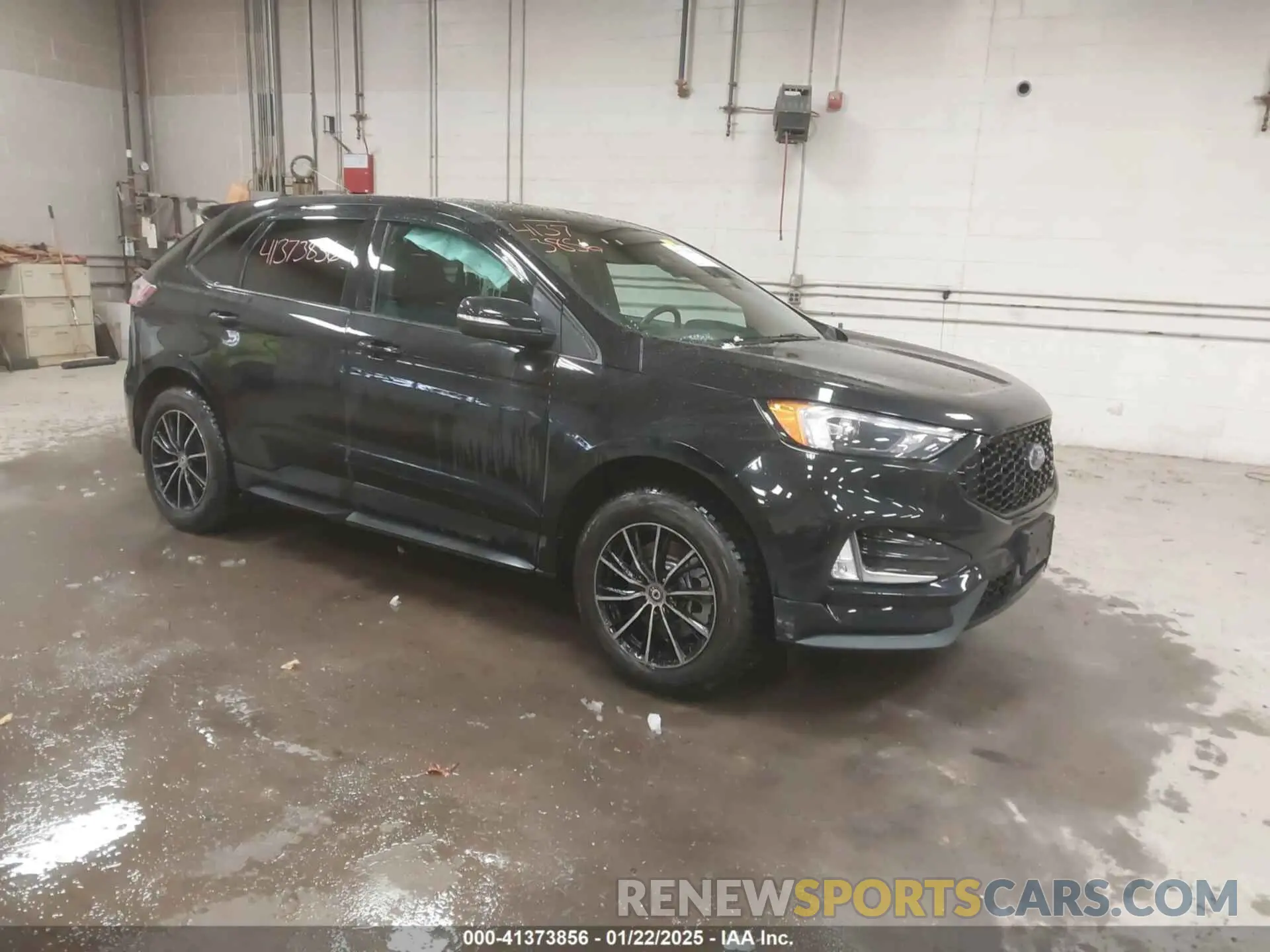 1 Photograph of a damaged car 2FMPK4AP6PBA06398 FORD EDGE 2023