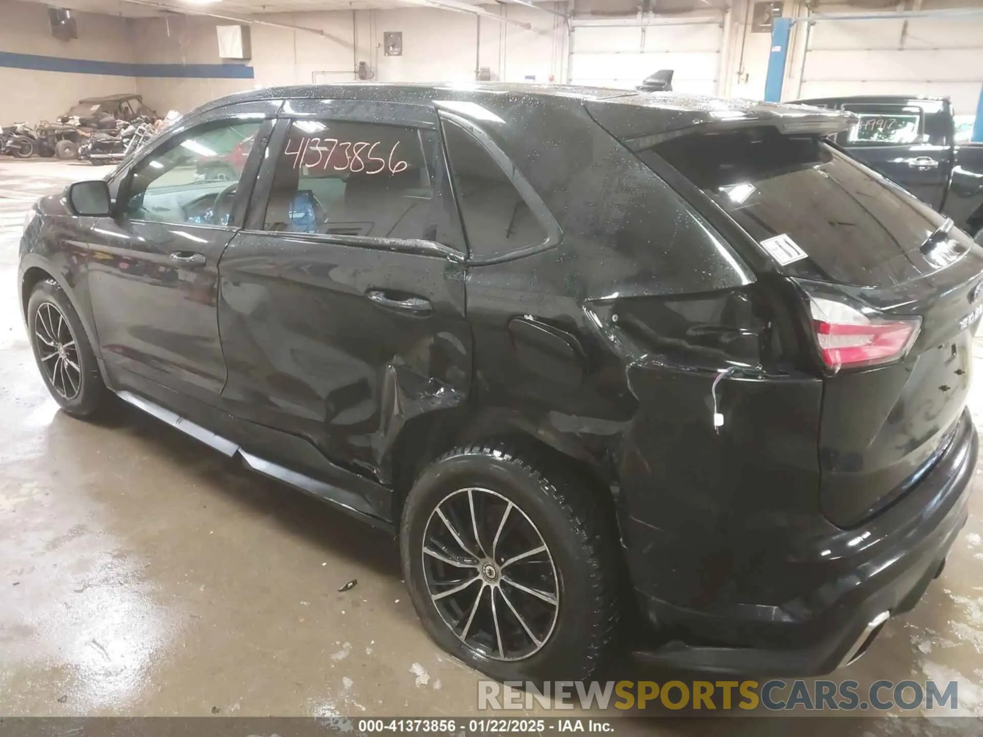 6 Photograph of a damaged car 2FMPK4AP6PBA06398 FORD EDGE 2023