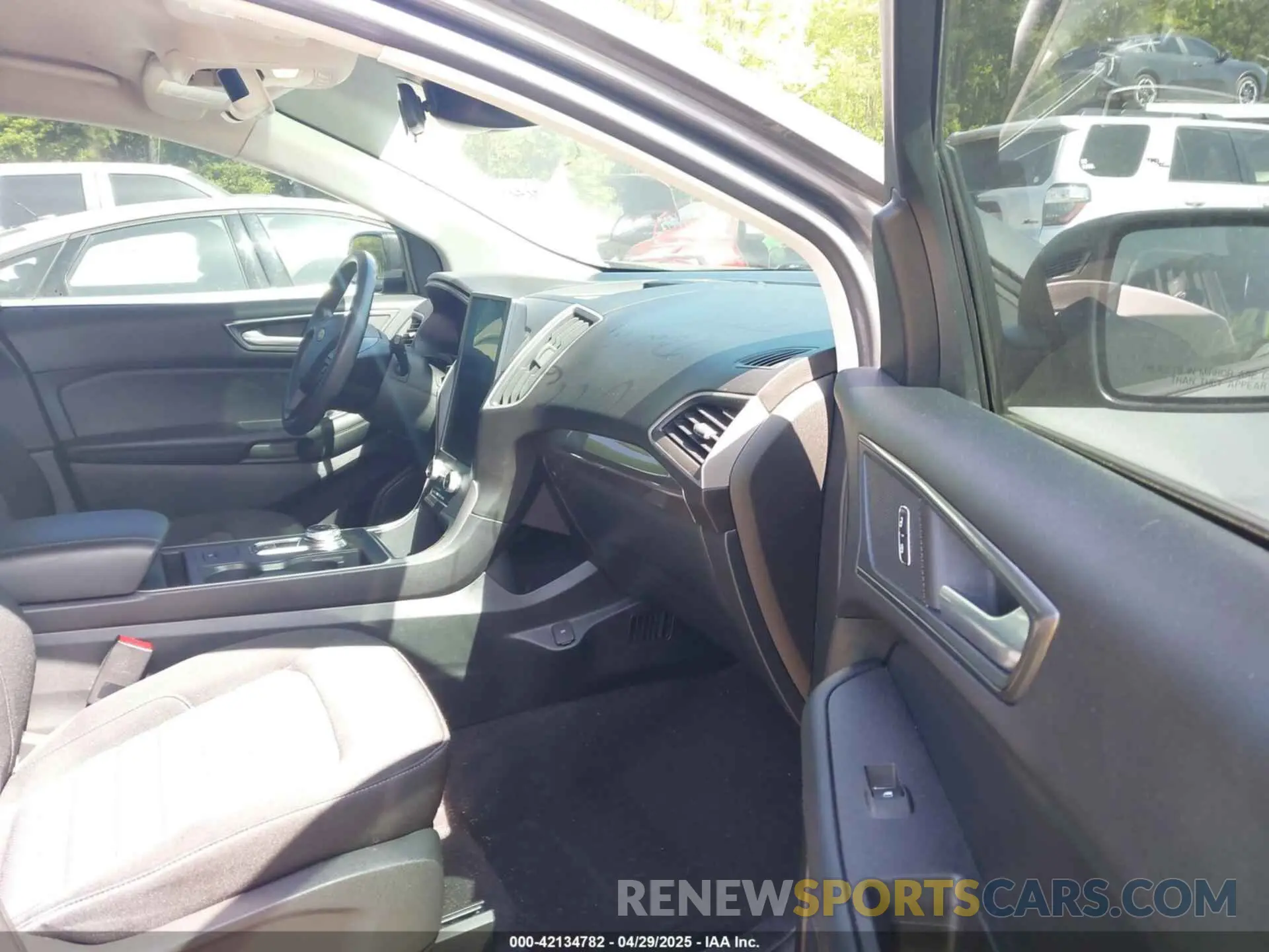 5 Photograph of a damaged car 2FMPK4G92PBA06116 FORD EDGE 2023