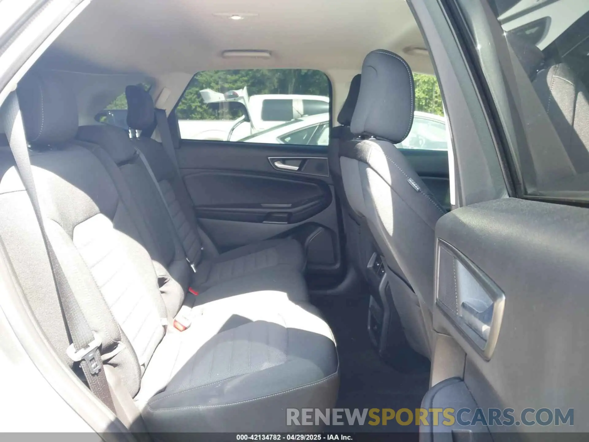 8 Photograph of a damaged car 2FMPK4G92PBA06116 FORD EDGE 2023