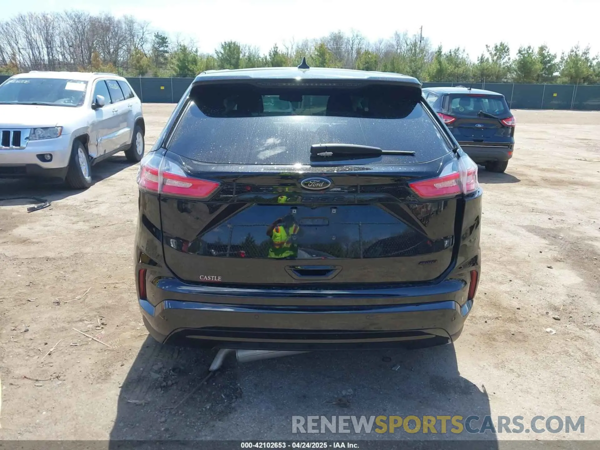 16 Photograph of a damaged car 2FMPK4G92PBA17293 FORD EDGE 2023