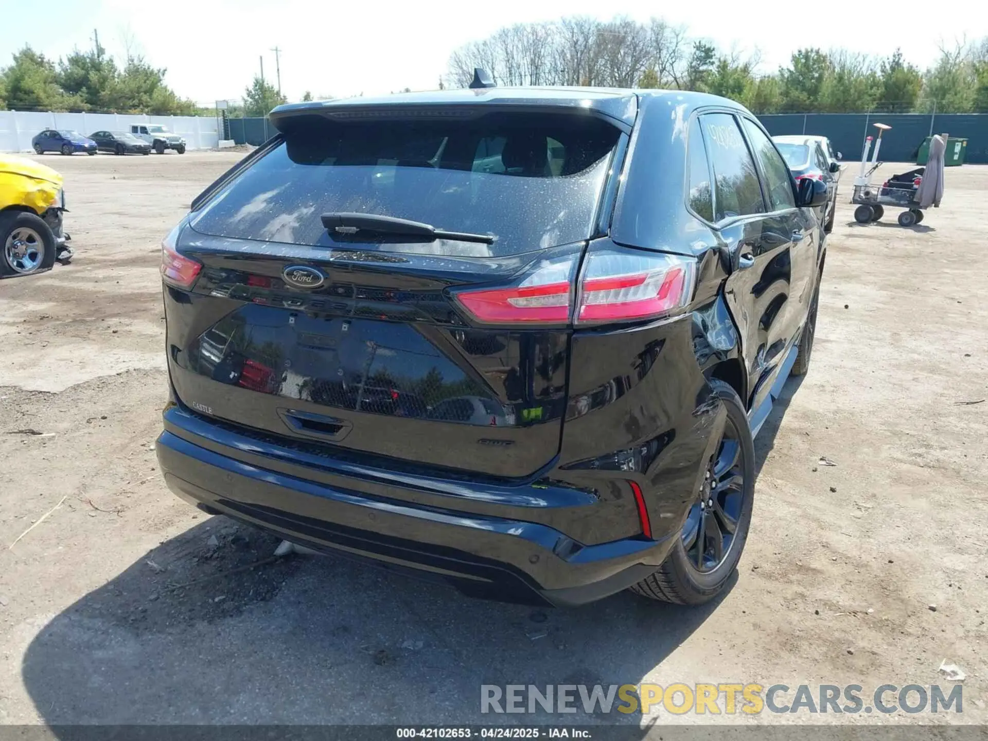 4 Photograph of a damaged car 2FMPK4G92PBA17293 FORD EDGE 2023