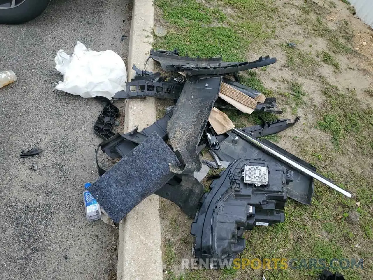 13 Photograph of a damaged car 2FMPK4J91PBA25779 FORD EDGE 2023