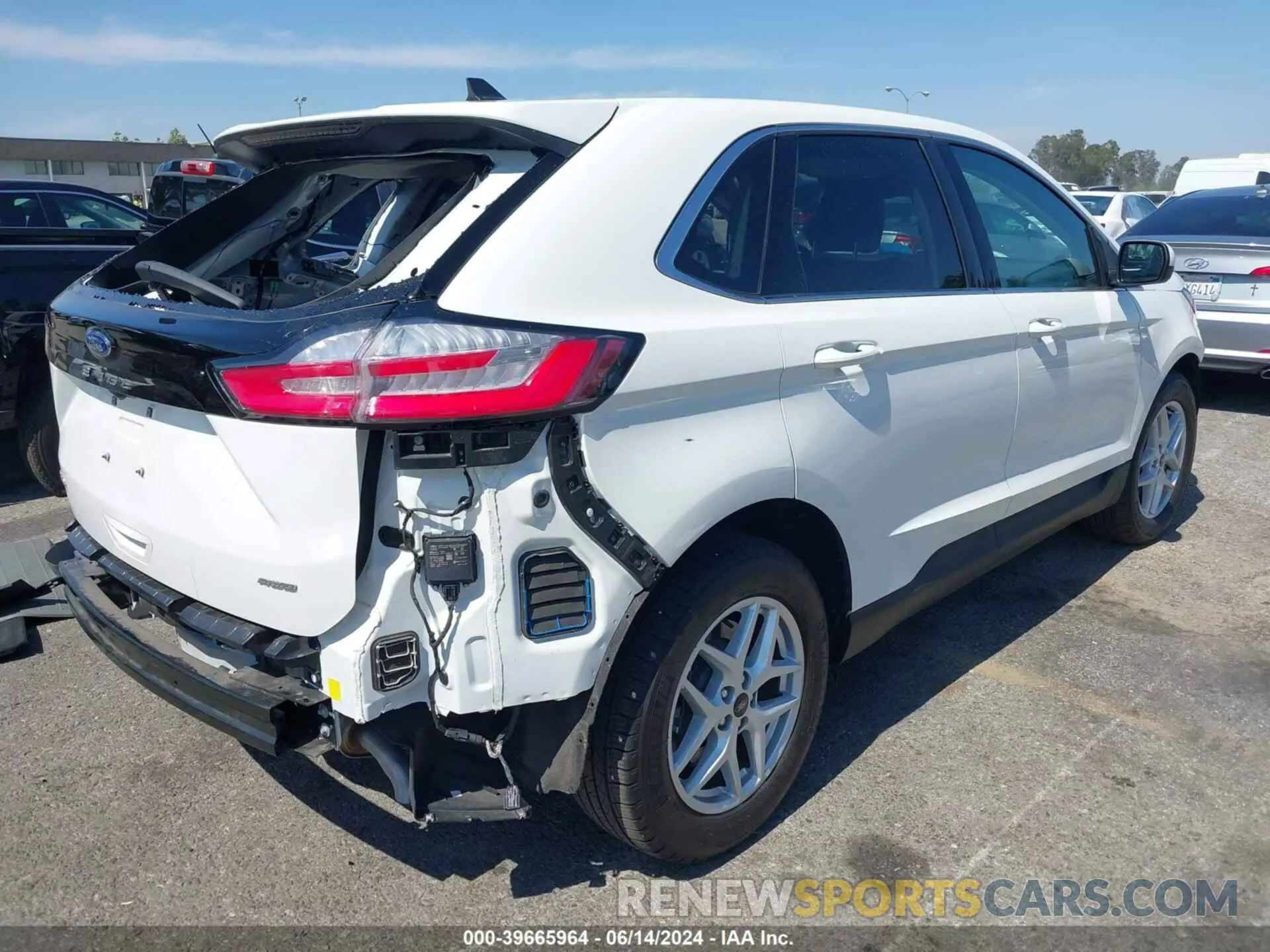 4 Photograph of a damaged car 2FMPK4J93PBA09292 FORD EDGE 2023