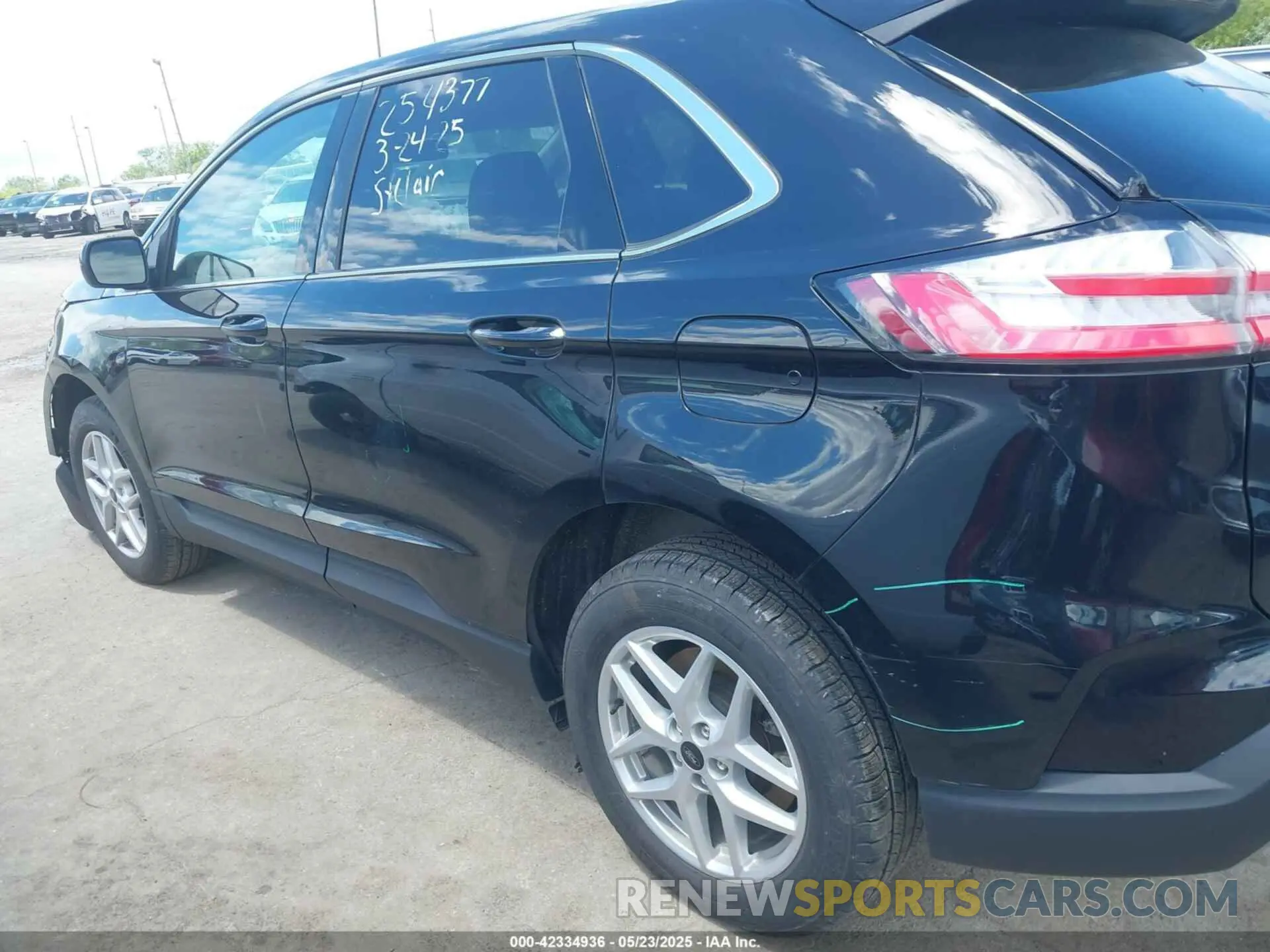 14 Photograph of a damaged car 2FMPK4J93PBA22513 FORD EDGE 2023