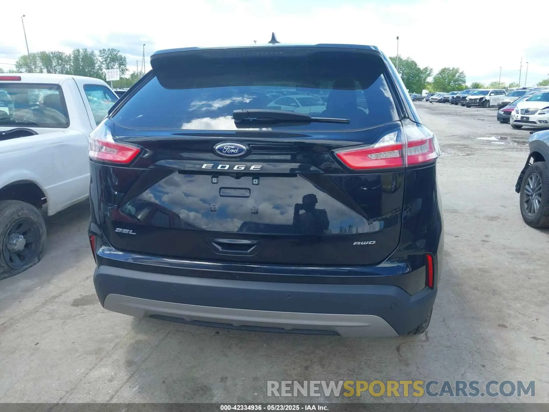 16 Photograph of a damaged car 2FMPK4J93PBA22513 FORD EDGE 2023