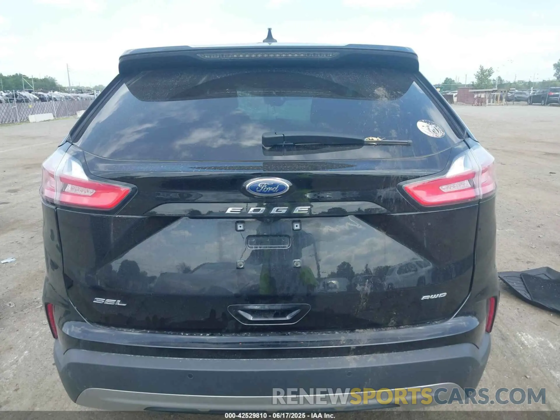 15 Photograph of a damaged car 2FMPK4J93PBA38081 FORD EDGE 2023