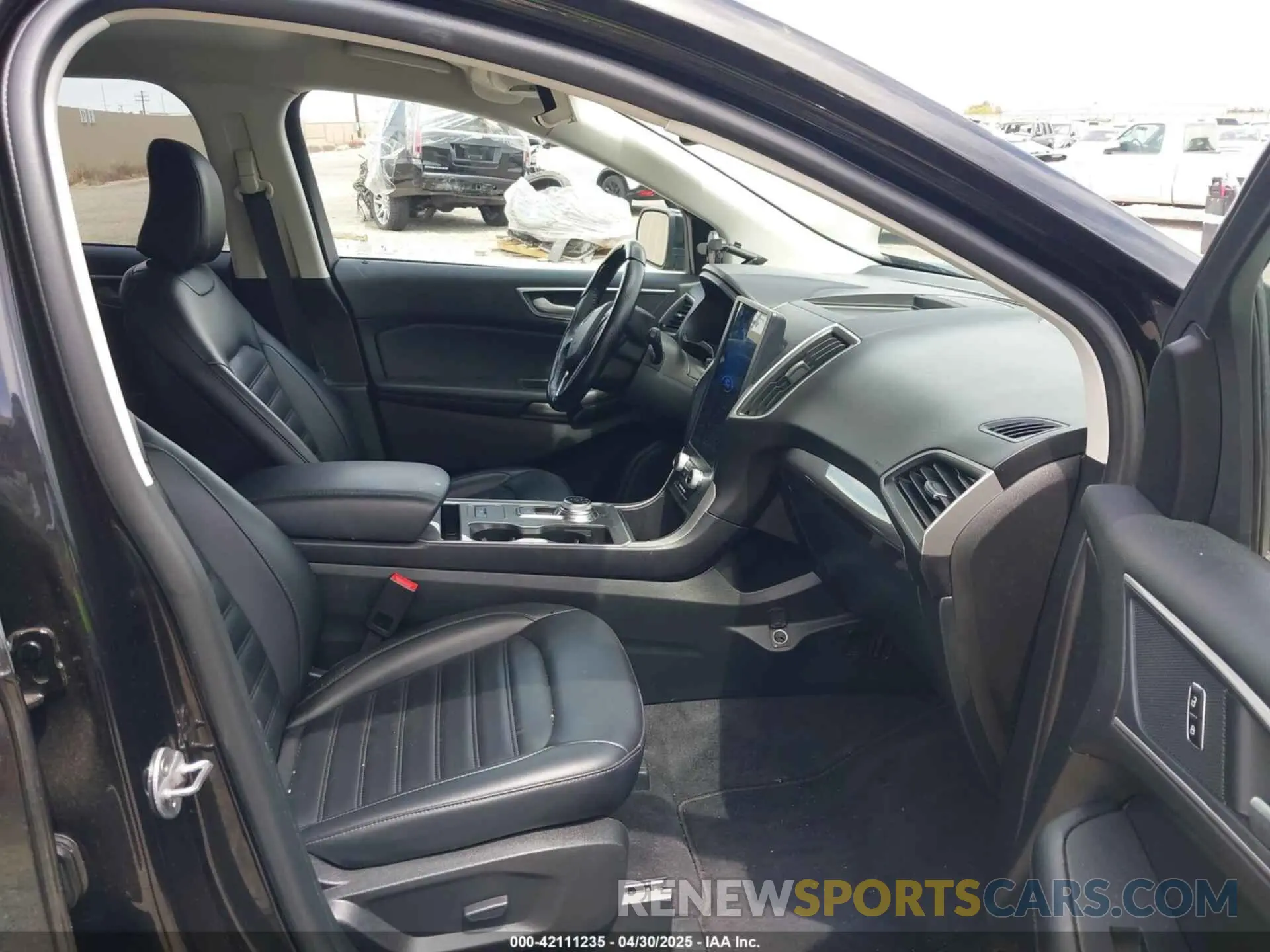 5 Photograph of a damaged car 2FMPK4J93PBA39005 FORD EDGE 2023