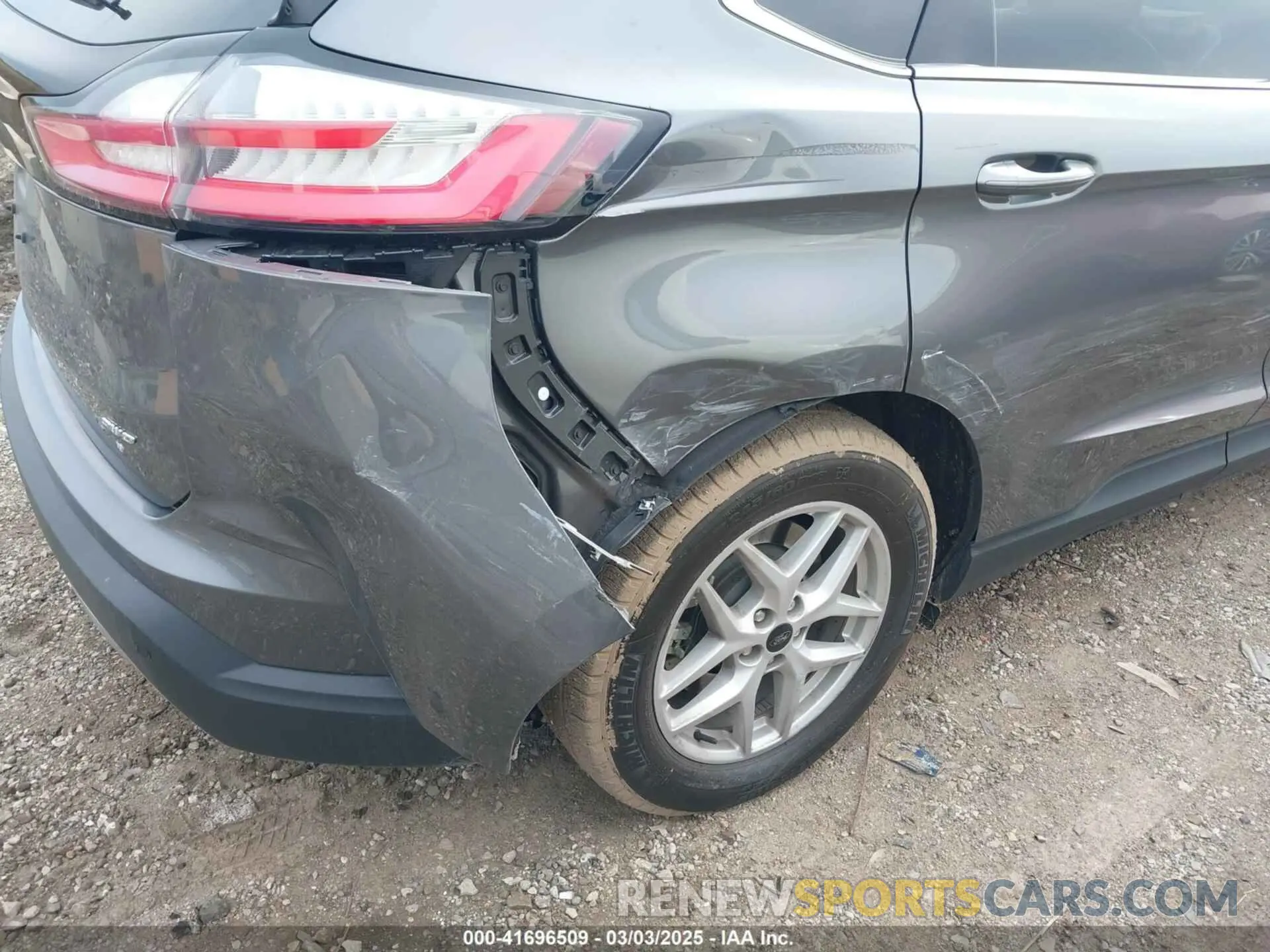 17 Photograph of a damaged car 2FMPK4J95PBA60342 FORD EDGE 2023