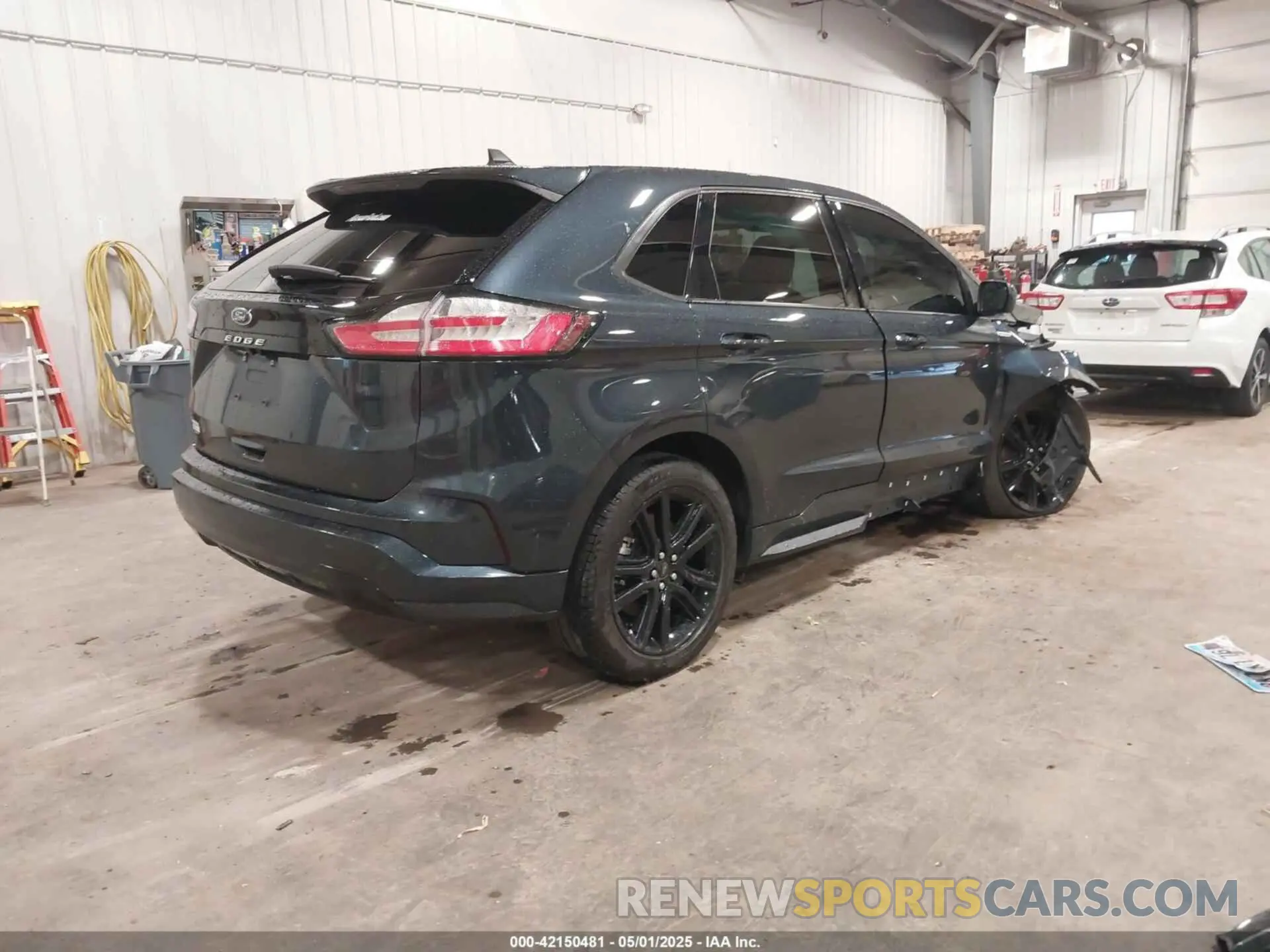 4 Photograph of a damaged car 2FMPK4J96PBA43615 FORD EDGE 2023