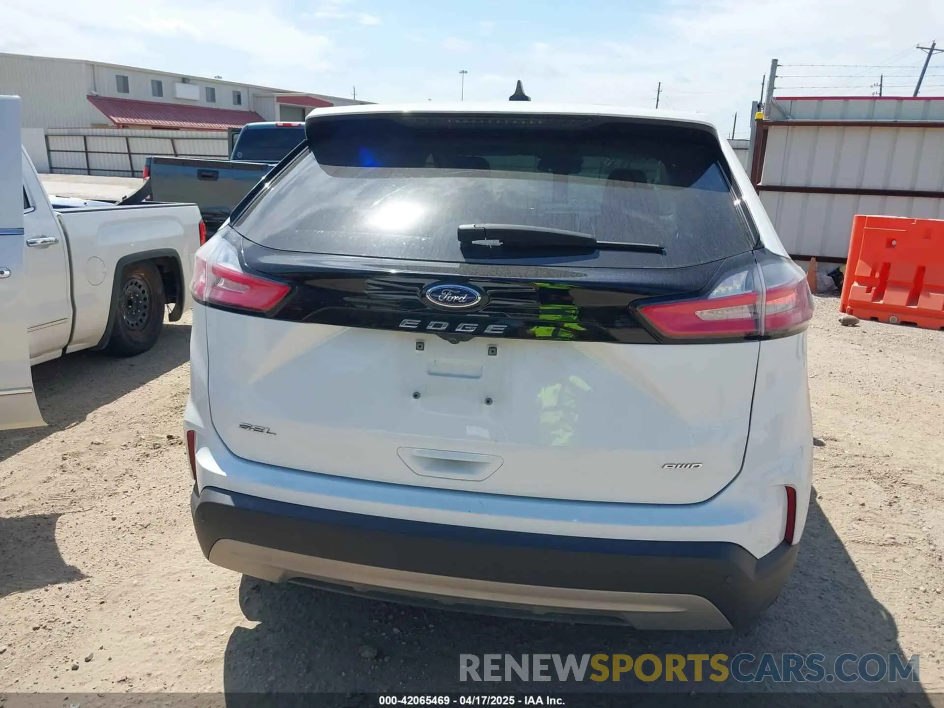 17 Photograph of a damaged car 2FMPK4J97PBA47706 FORD EDGE 2023