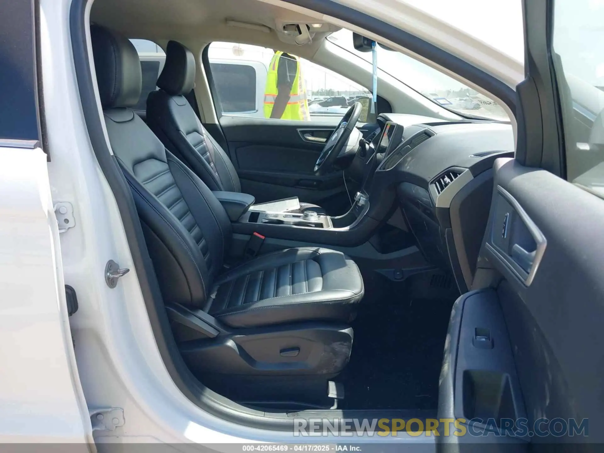 5 Photograph of a damaged car 2FMPK4J97PBA47706 FORD EDGE 2023