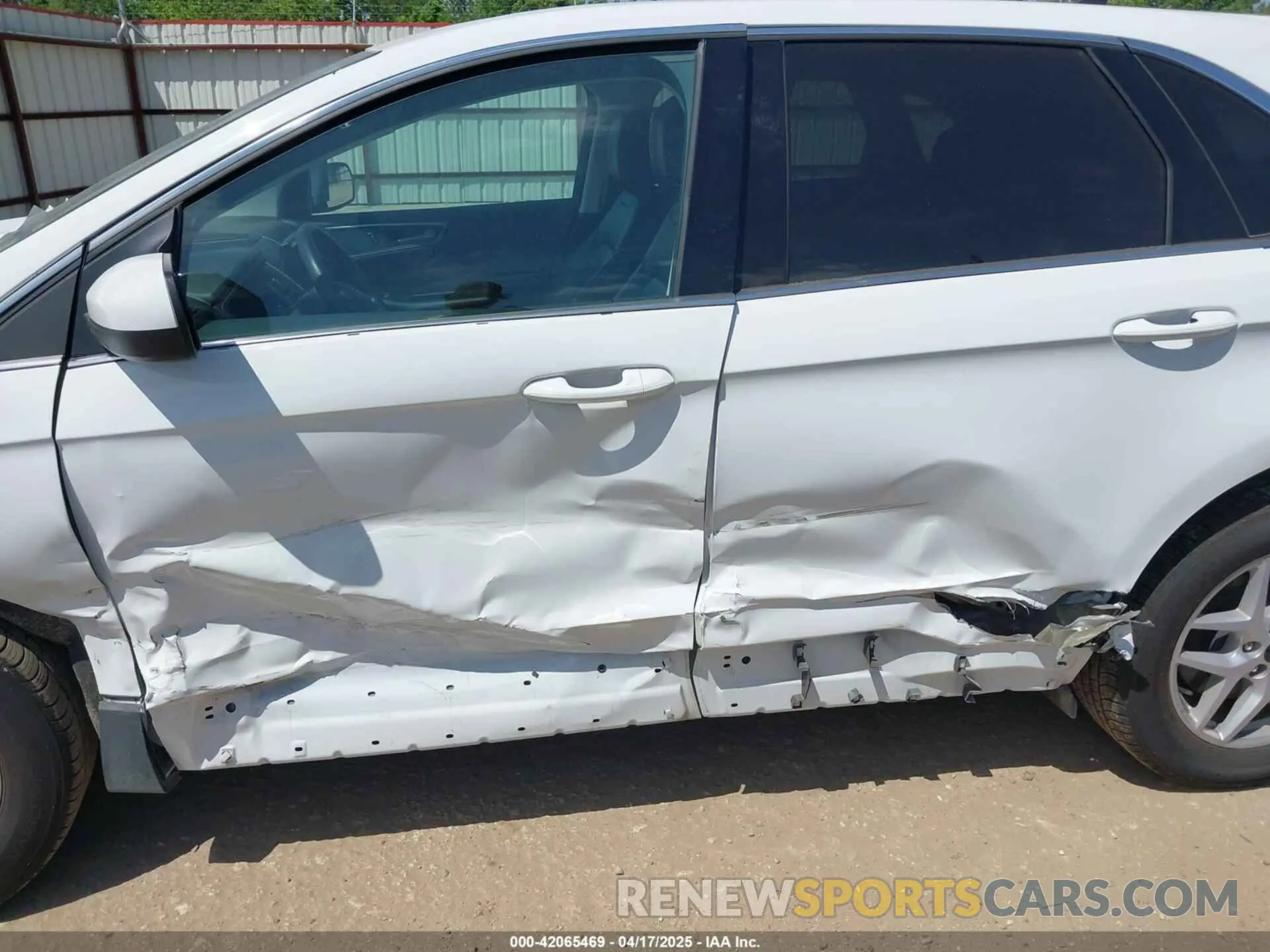 6 Photograph of a damaged car 2FMPK4J97PBA47706 FORD EDGE 2023