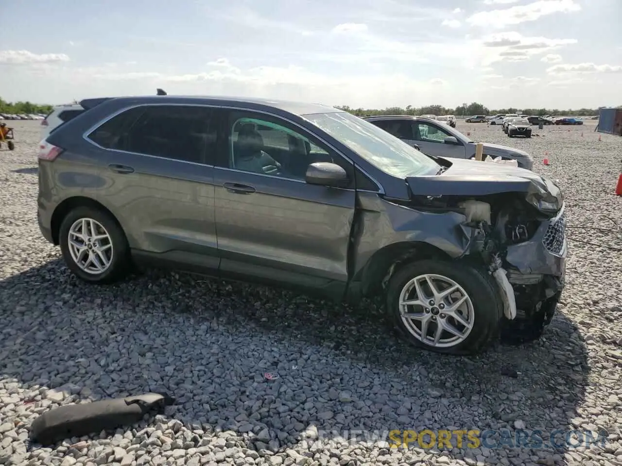 4 Photograph of a damaged car 2FMPK4J9XPBA02792 FORD EDGE 2023