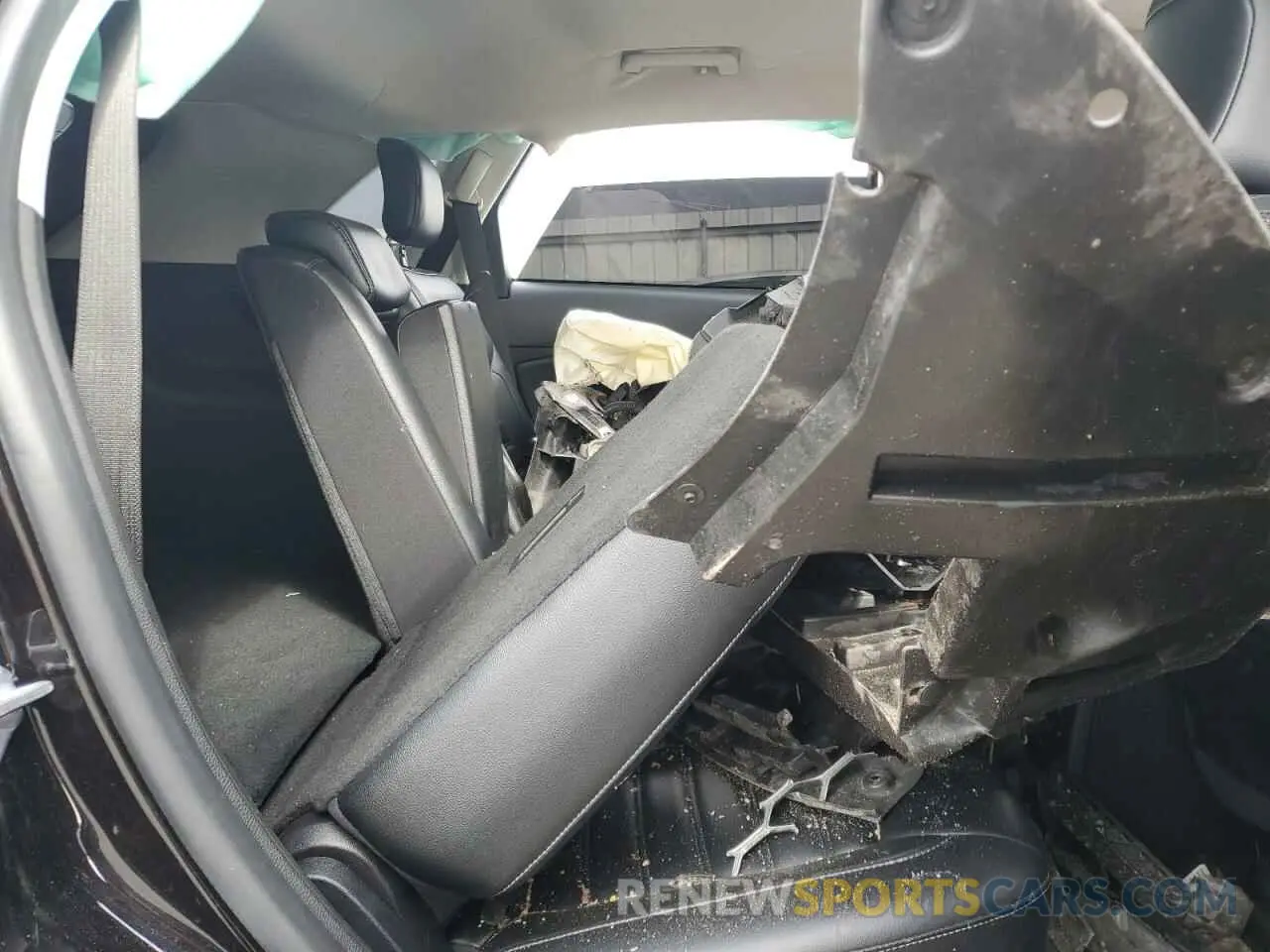 11 Photograph of a damaged car 2FMPK4J9XPBA38157 FORD EDGE 2023