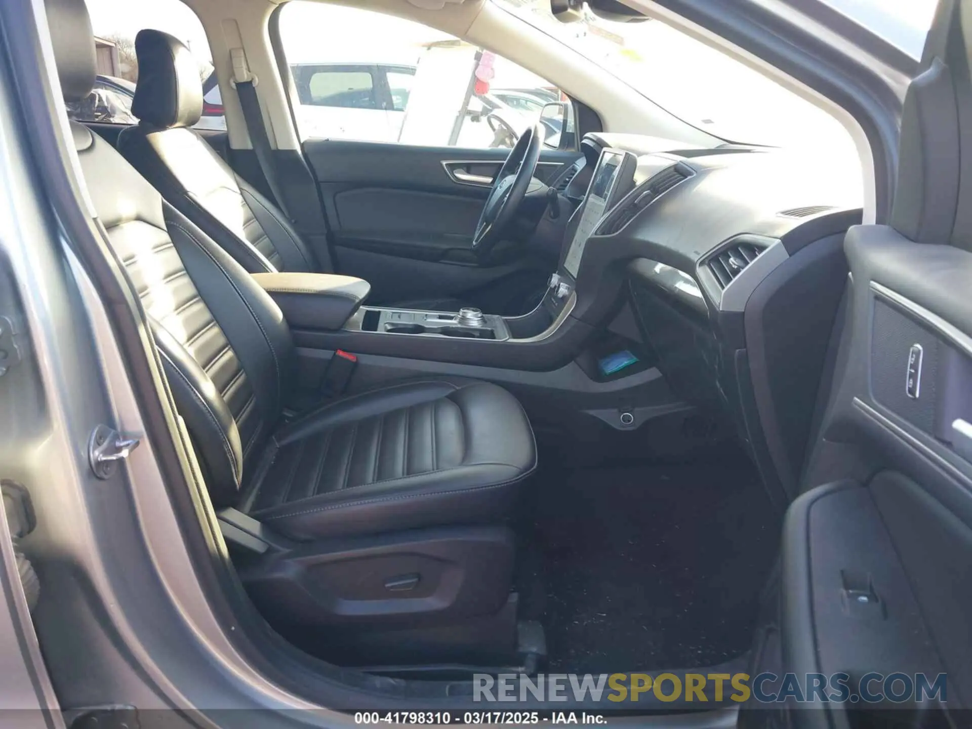 5 Photograph of a damaged car 2FMPK4J9XPBA38501 FORD EDGE 2023