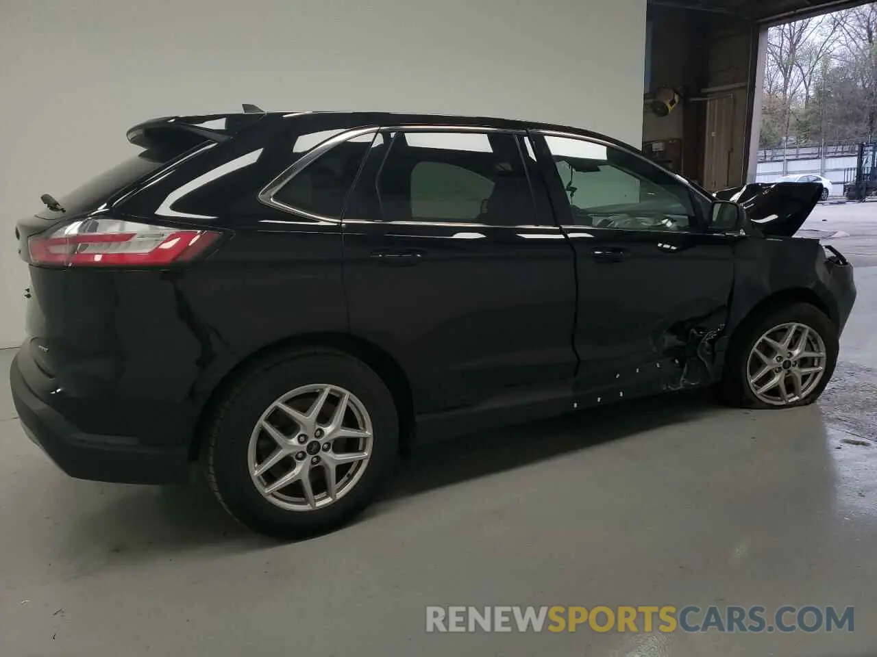 3 Photograph of a damaged car 2FMPK4J9XPBA46971 FORD EDGE 2023