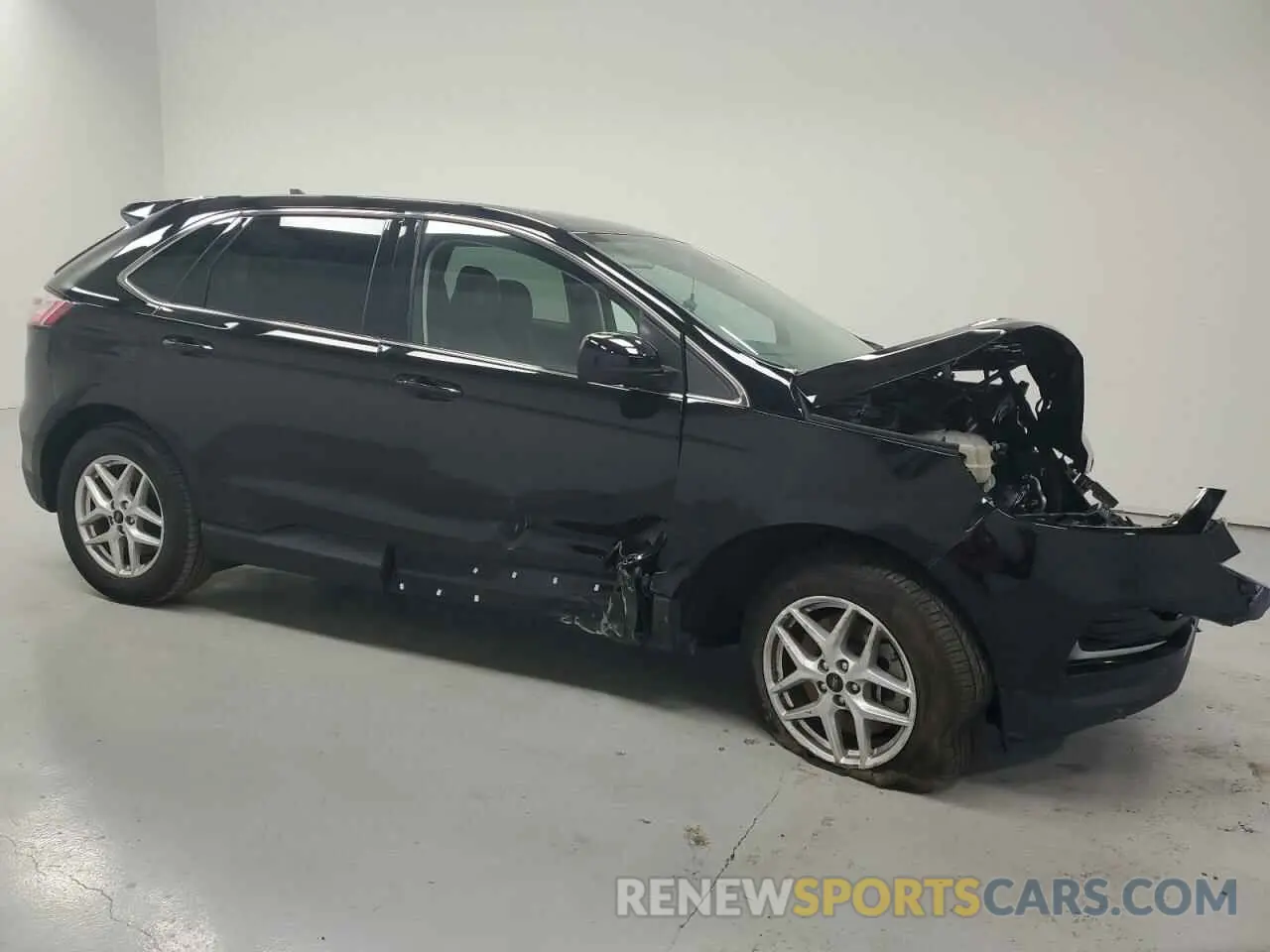 4 Photograph of a damaged car 2FMPK4J9XPBA46971 FORD EDGE 2023