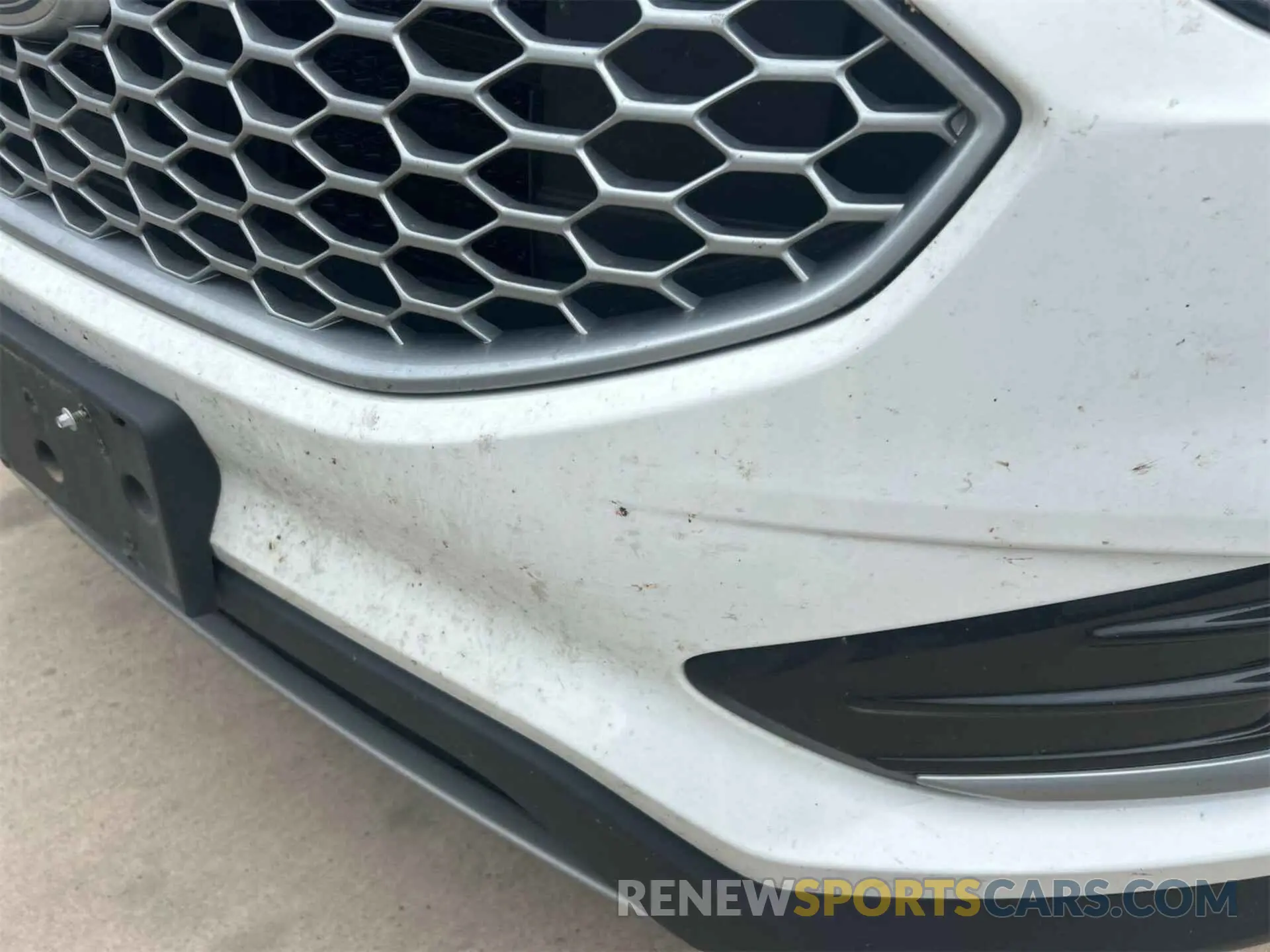 17 Photograph of a damaged car 2FMPK4J9XPBA61261 FORD EDGE 2023