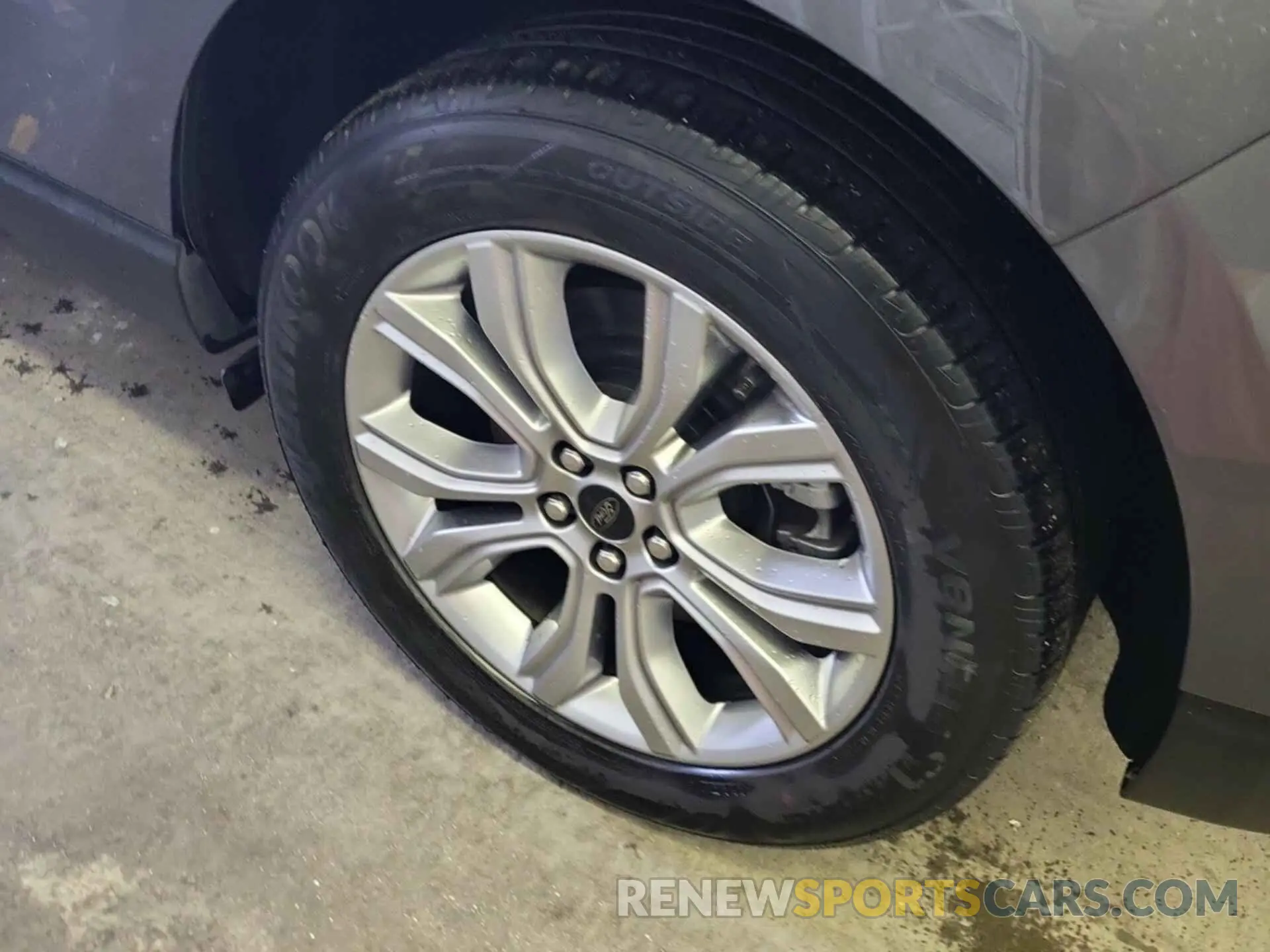 19 Photograph of a damaged car 2FMPK4K90PBA44984 FORD EDGE 2023