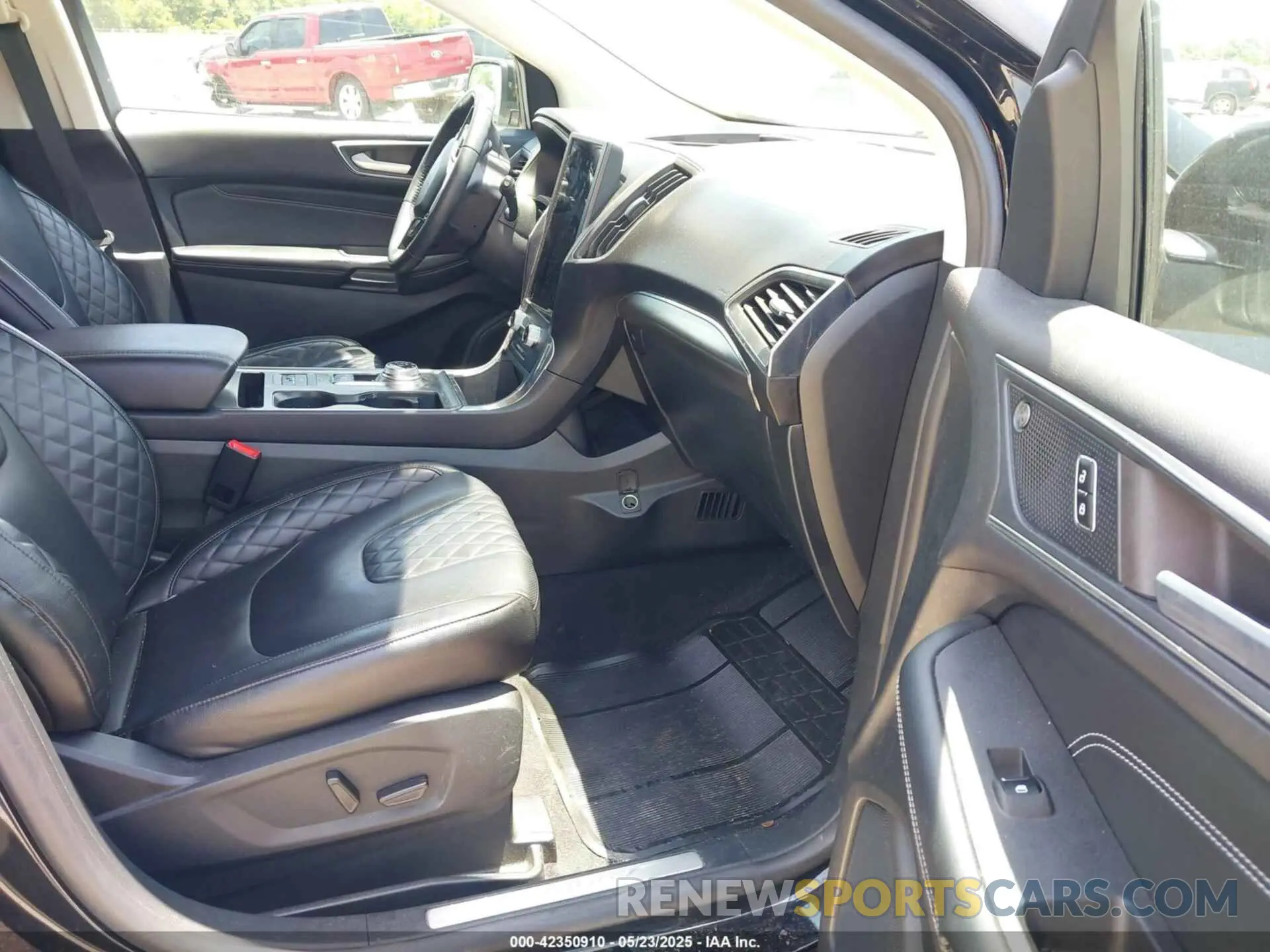 5 Photograph of a damaged car 2FMPK4K92PBA59101 FORD EDGE 2023
