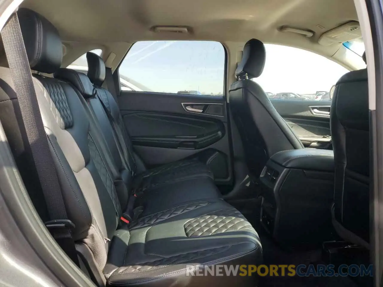 11 Photograph of a damaged car 2FMPK4K97PBA28958 FORD EDGE 2023