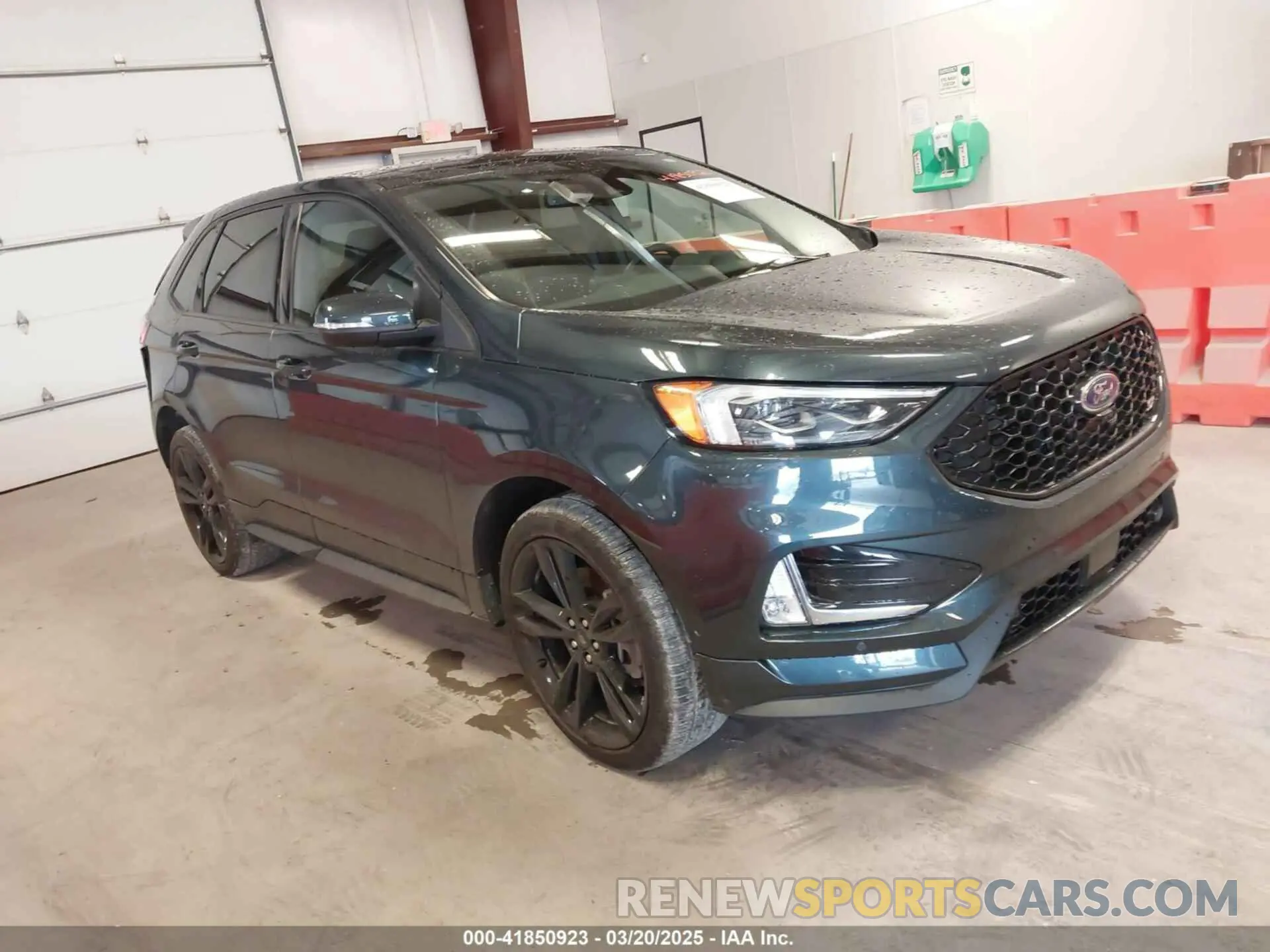 1 Photograph of a damaged car 2FMPK4AP0RBA00194 FORD EDGE 2024