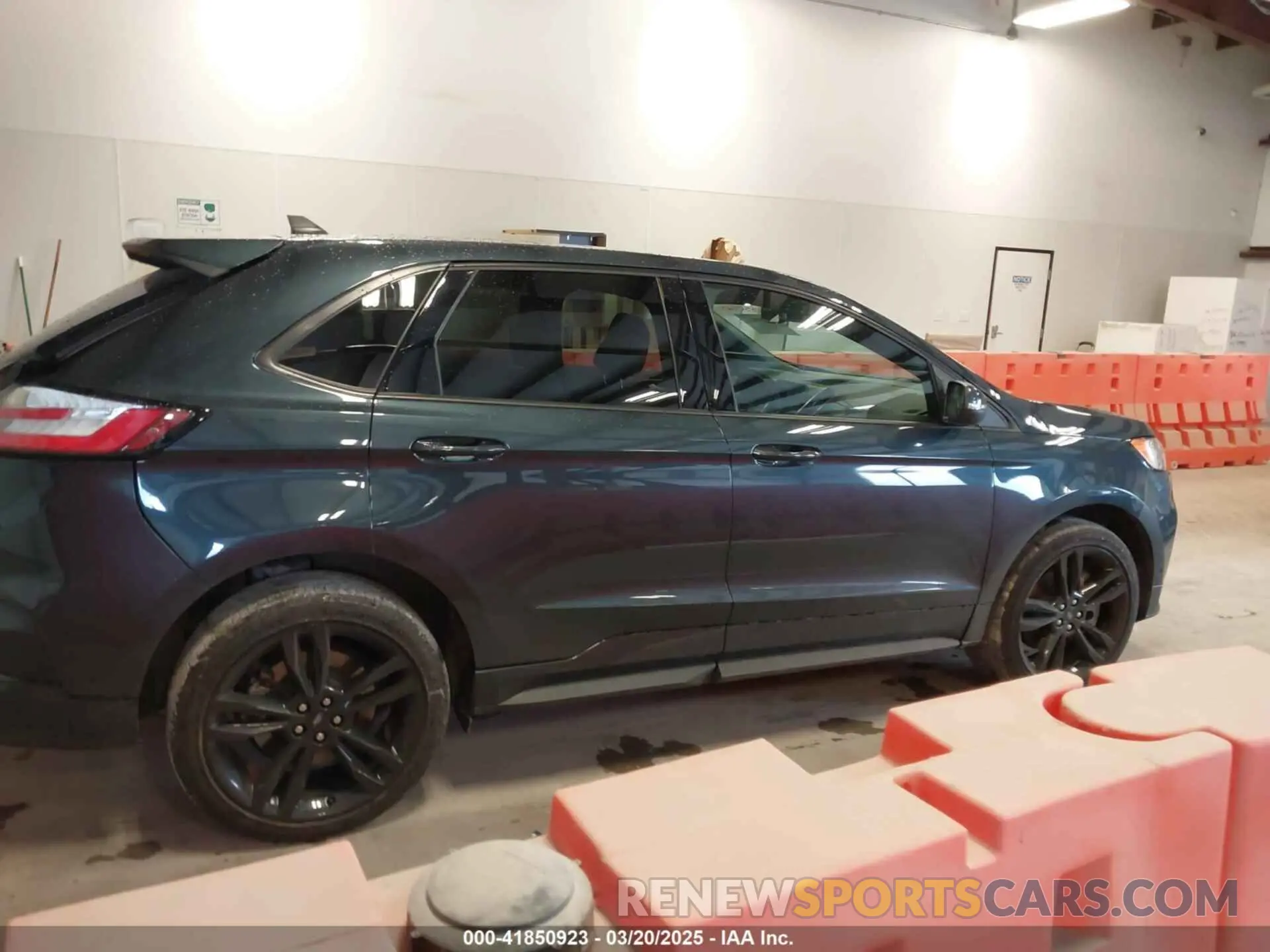 13 Photograph of a damaged car 2FMPK4AP0RBA00194 FORD EDGE 2024