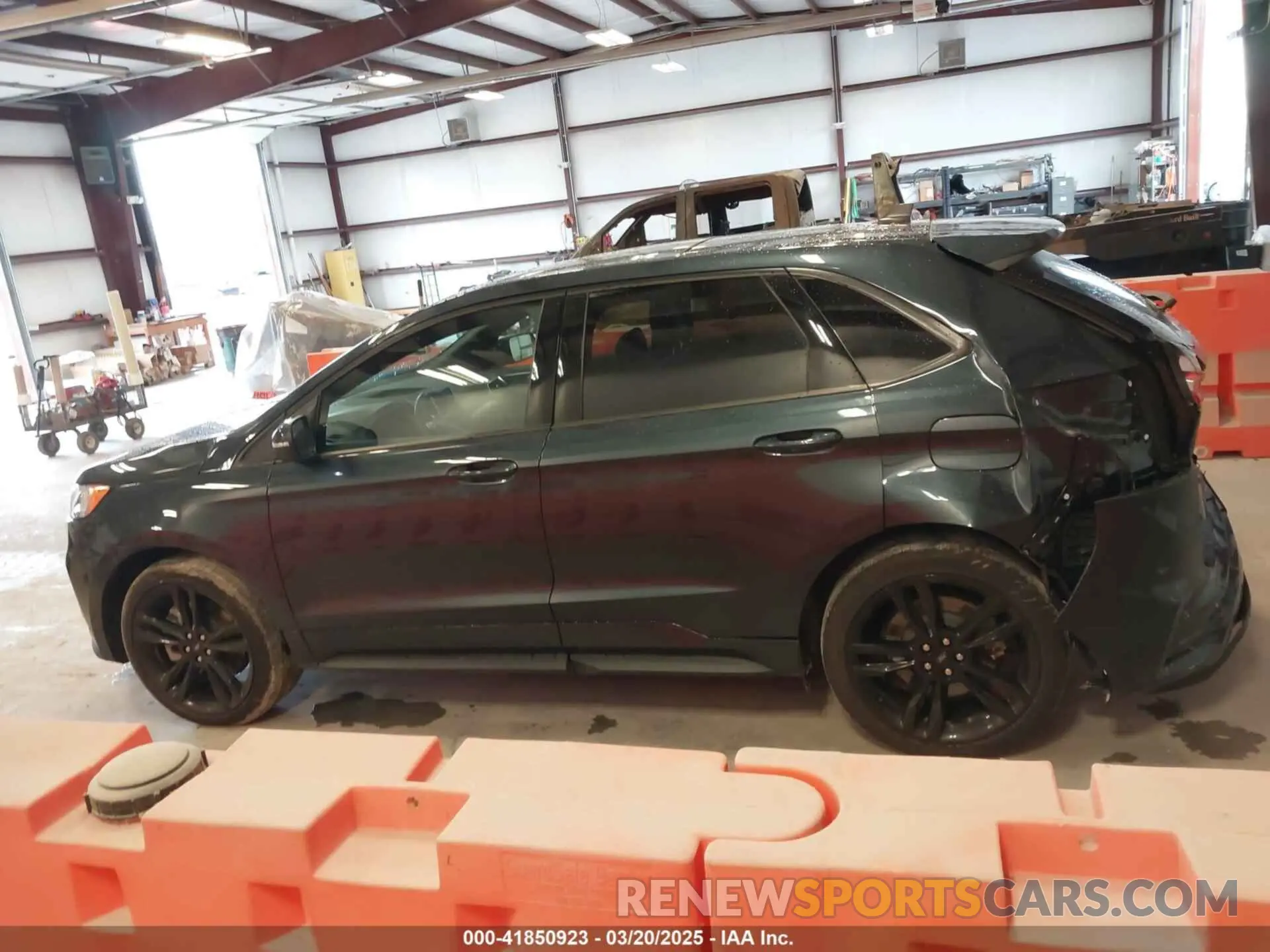 14 Photograph of a damaged car 2FMPK4AP0RBA00194 FORD EDGE 2024