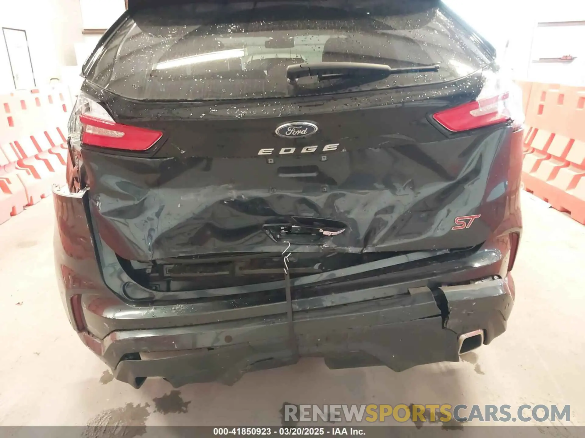 6 Photograph of a damaged car 2FMPK4AP0RBA00194 FORD EDGE 2024