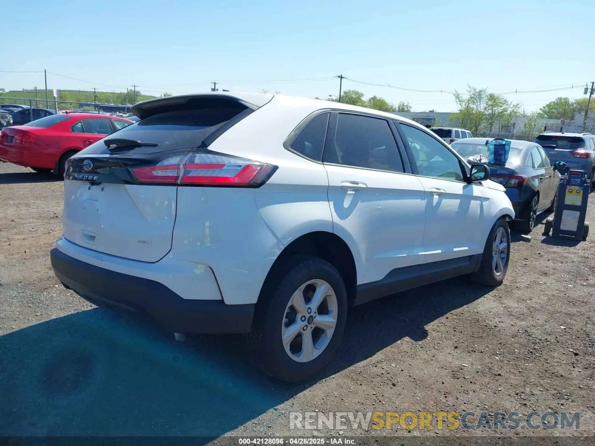 4 Photograph of a damaged car 2FMPK4G90RBB24765 FORD EDGE 2024