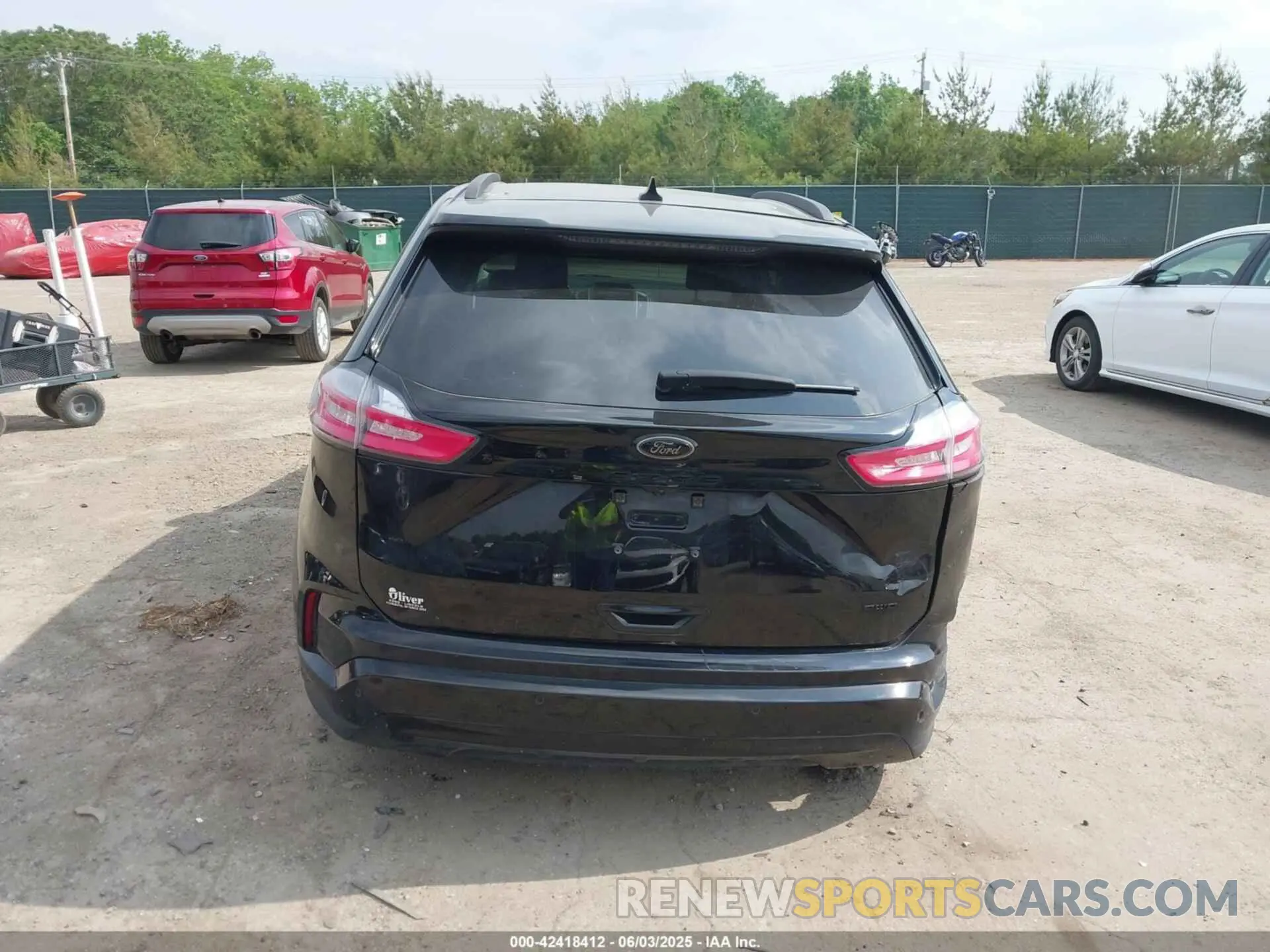 17 Photograph of a damaged car 2FMPK4G91RBA84910 FORD EDGE 2024