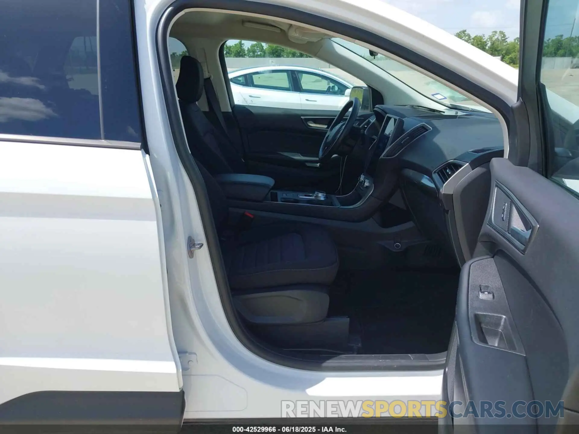 5 Photograph of a damaged car 2FMPK4G91RBB26976 FORD EDGE 2024