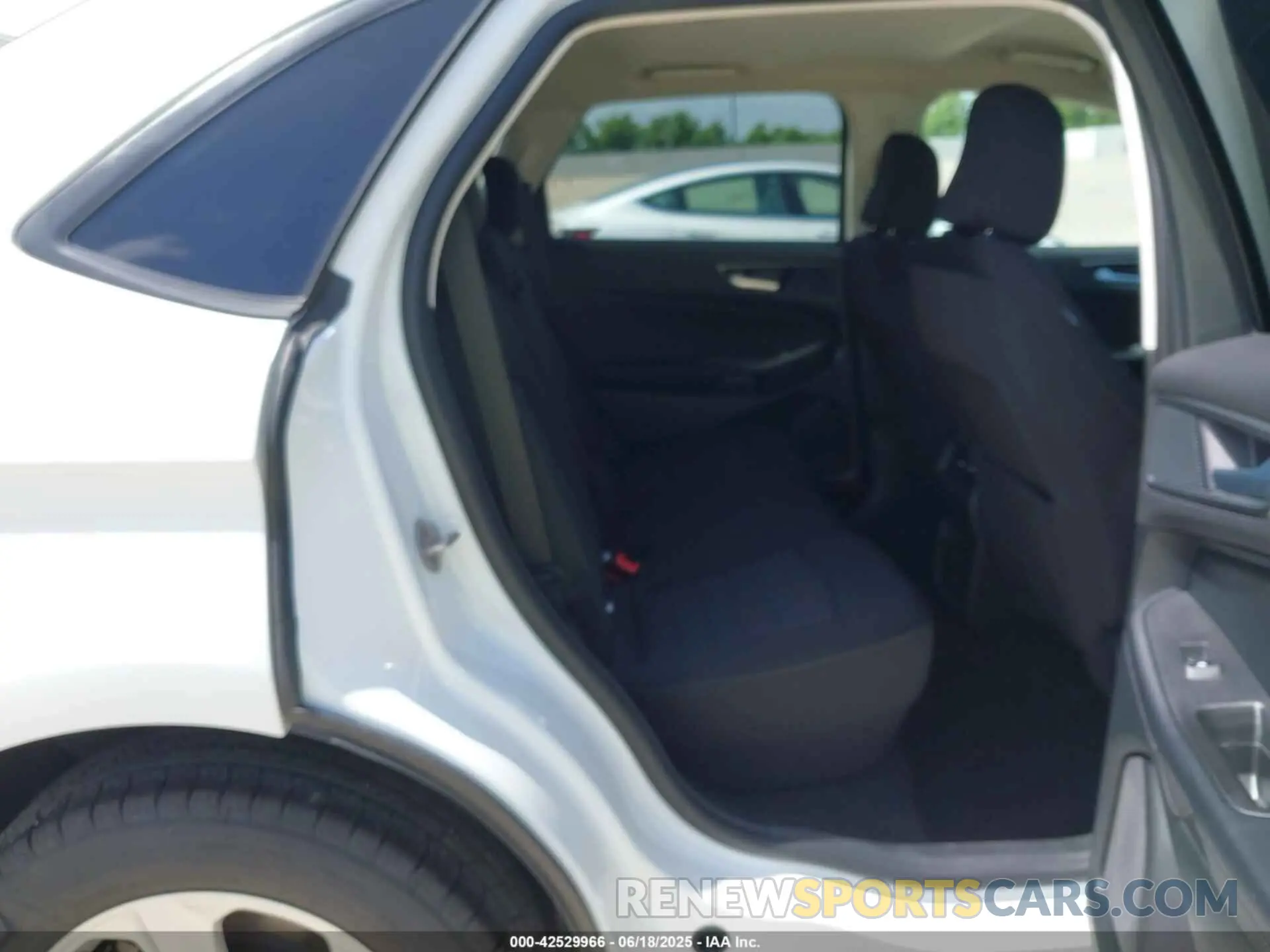8 Photograph of a damaged car 2FMPK4G91RBB26976 FORD EDGE 2024