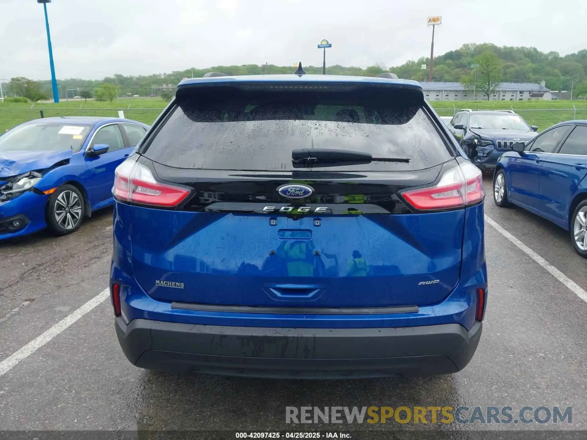 17 Photograph of a damaged car 2FMPK4G93RBA72662 FORD EDGE 2024