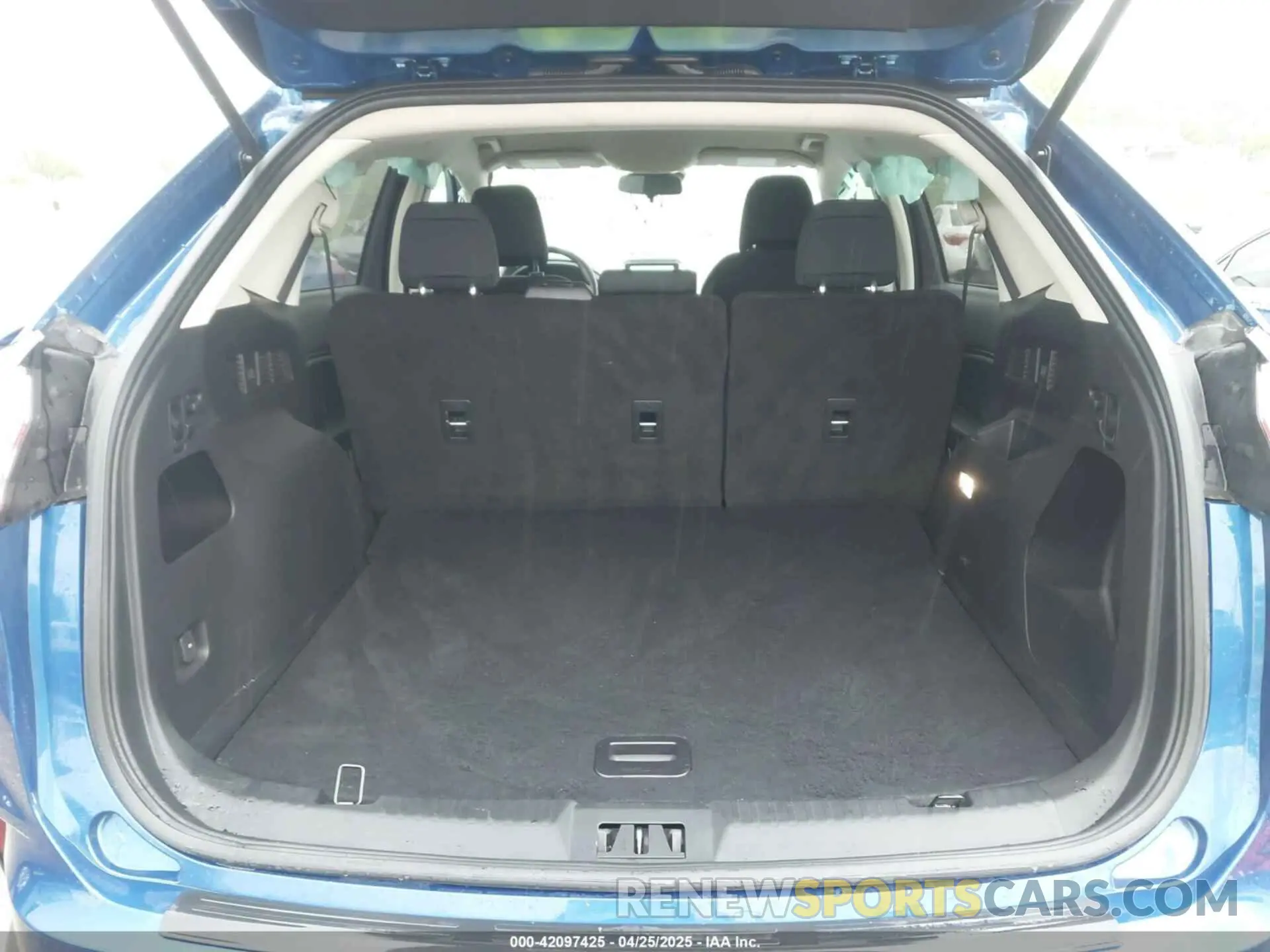 18 Photograph of a damaged car 2FMPK4G93RBA72662 FORD EDGE 2024