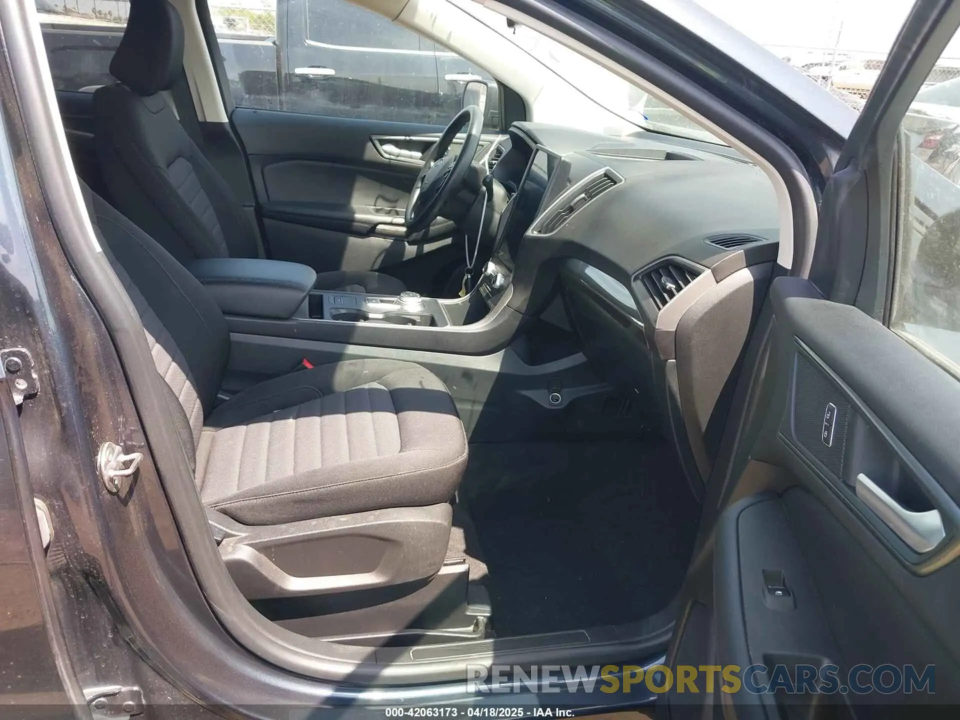 5 Photograph of a damaged car 2FMPK4G94RBA55904 FORD EDGE 2024