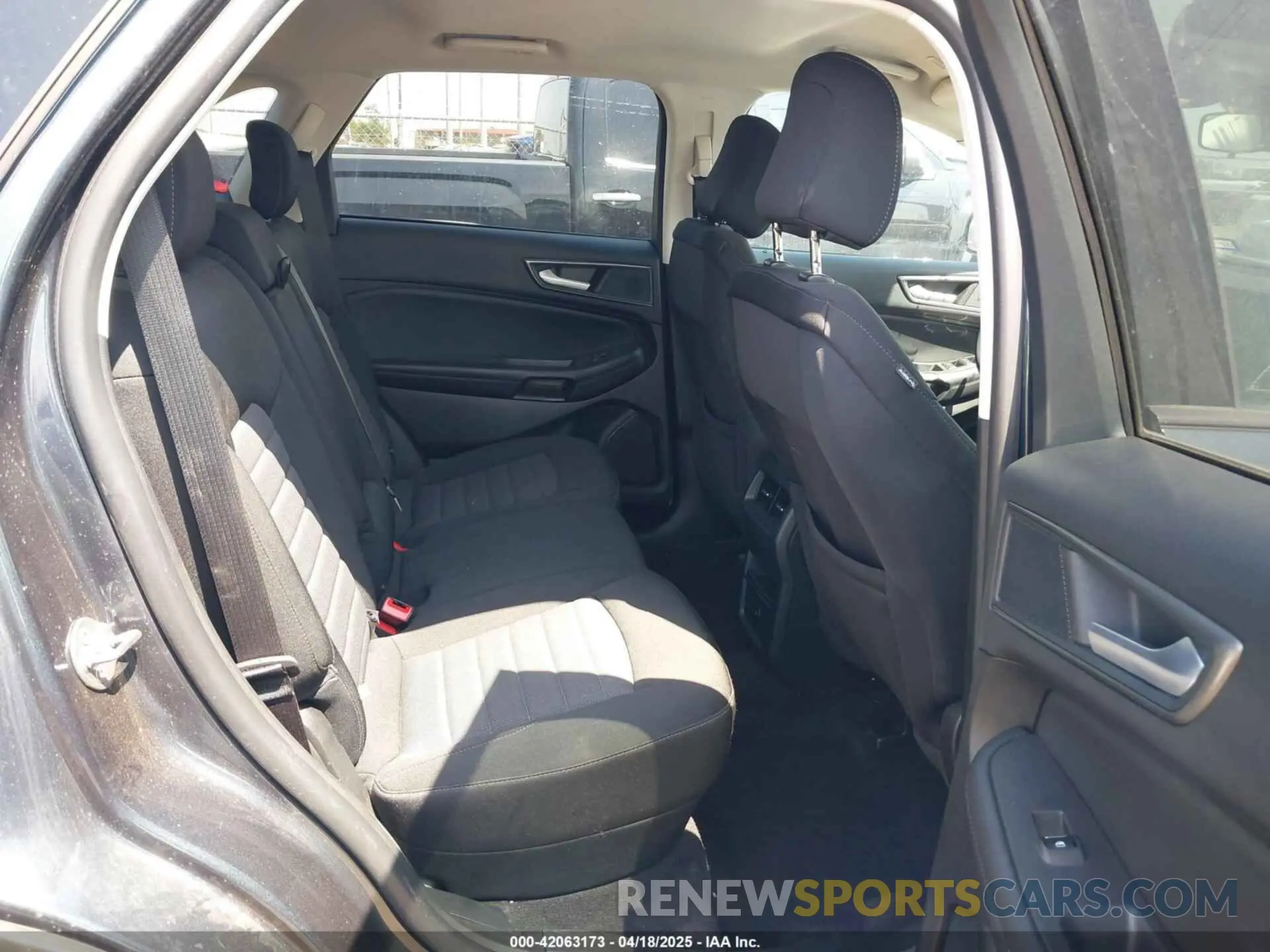 8 Photograph of a damaged car 2FMPK4G94RBA55904 FORD EDGE 2024