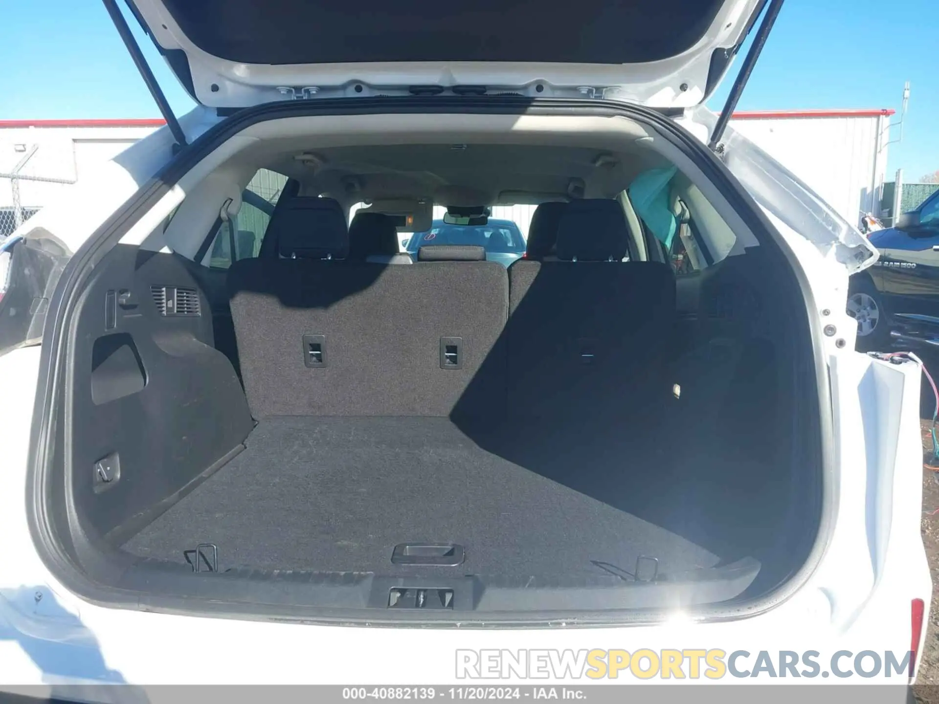 17 Photograph of a damaged car 2FMPK4G97RBA46811 FORD EDGE 2024