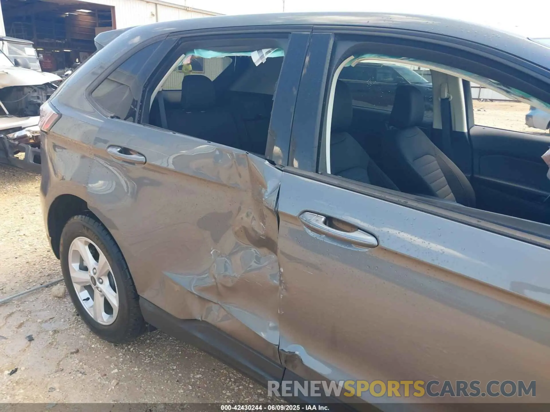 19 Photograph of a damaged car 2FMPK4G99RBB18608 FORD EDGE 2024