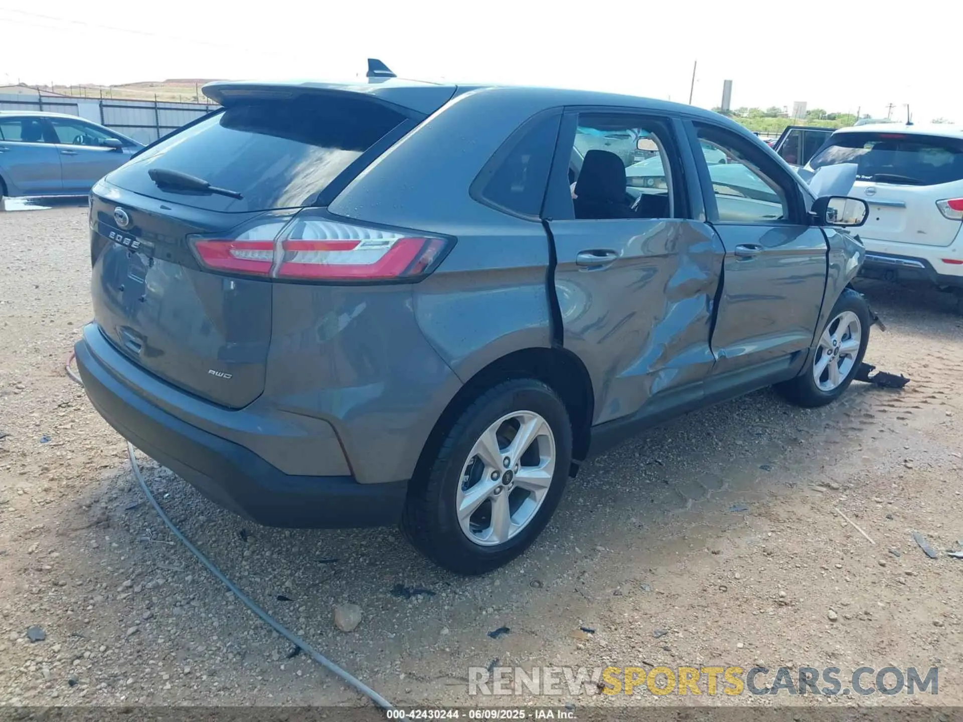 4 Photograph of a damaged car 2FMPK4G99RBB18608 FORD EDGE 2024