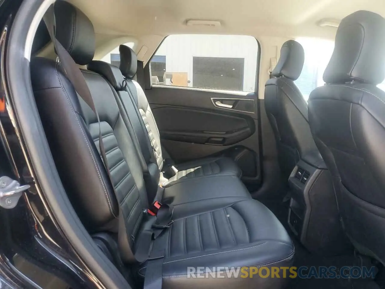 11 Photograph of a damaged car 2FMPK4J90RBA37263 FORD EDGE 2024