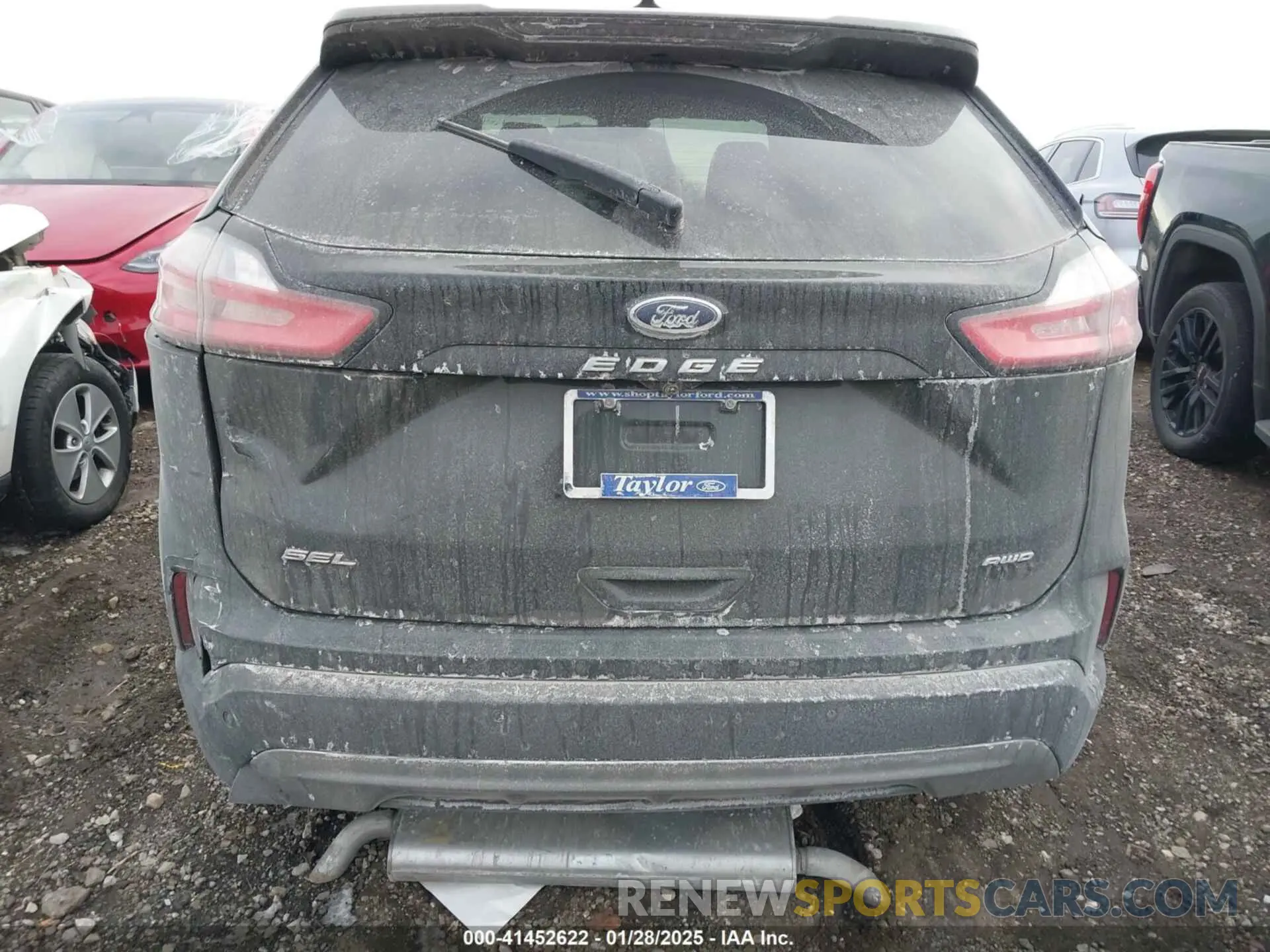 17 Photograph of a damaged car 2FMPK4J90RBA42513 FORD EDGE 2024